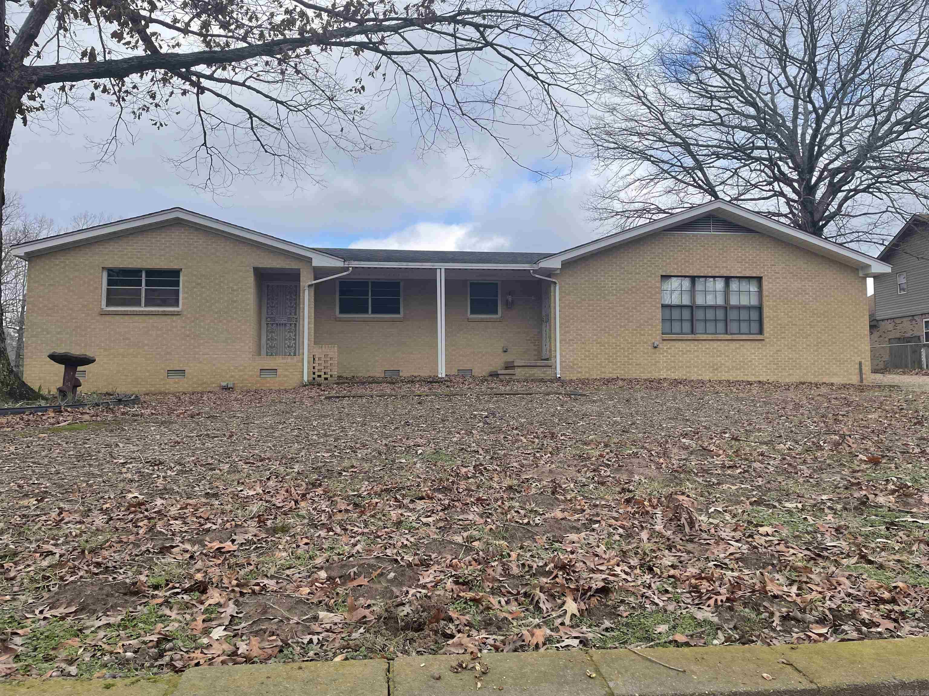 3810 Vinson Rd — exterior
