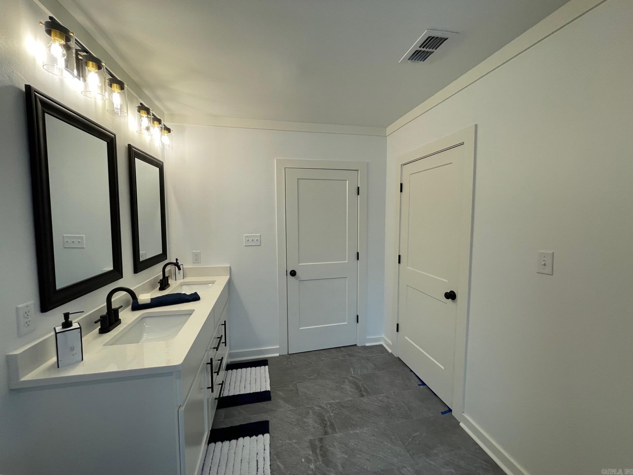 2323 S Izard Street Little Rock, AR 72206