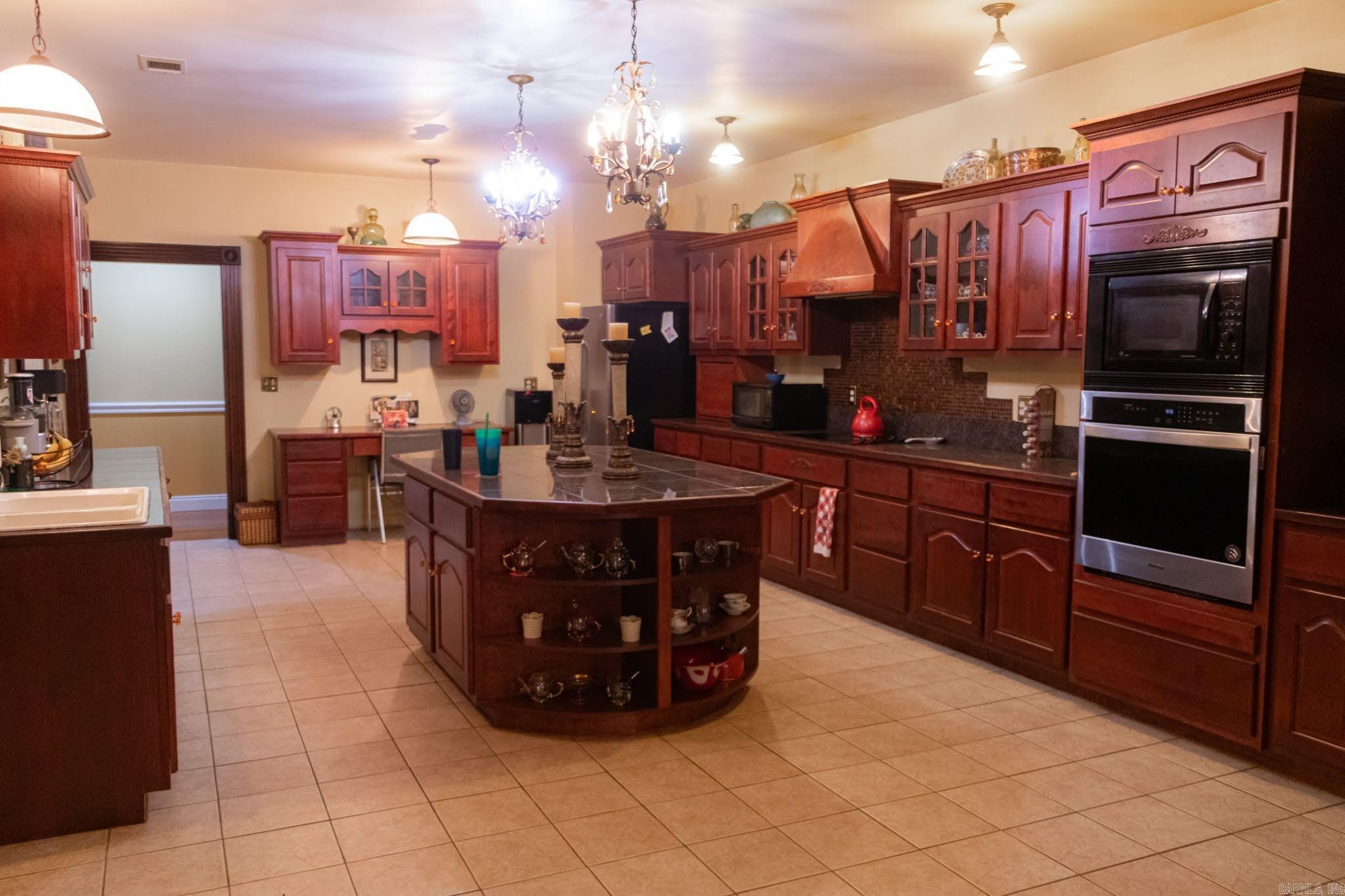 94 Givens Morrilton, AR 72110-9050