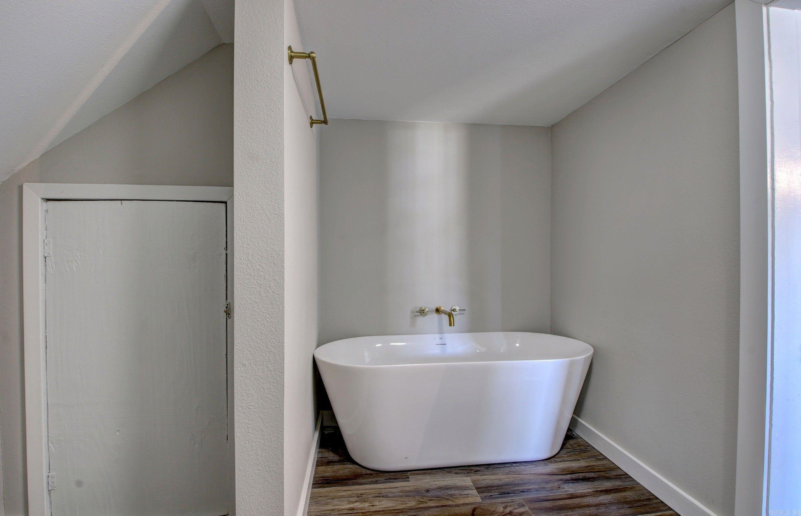 320 E Cedar  Warren, AR