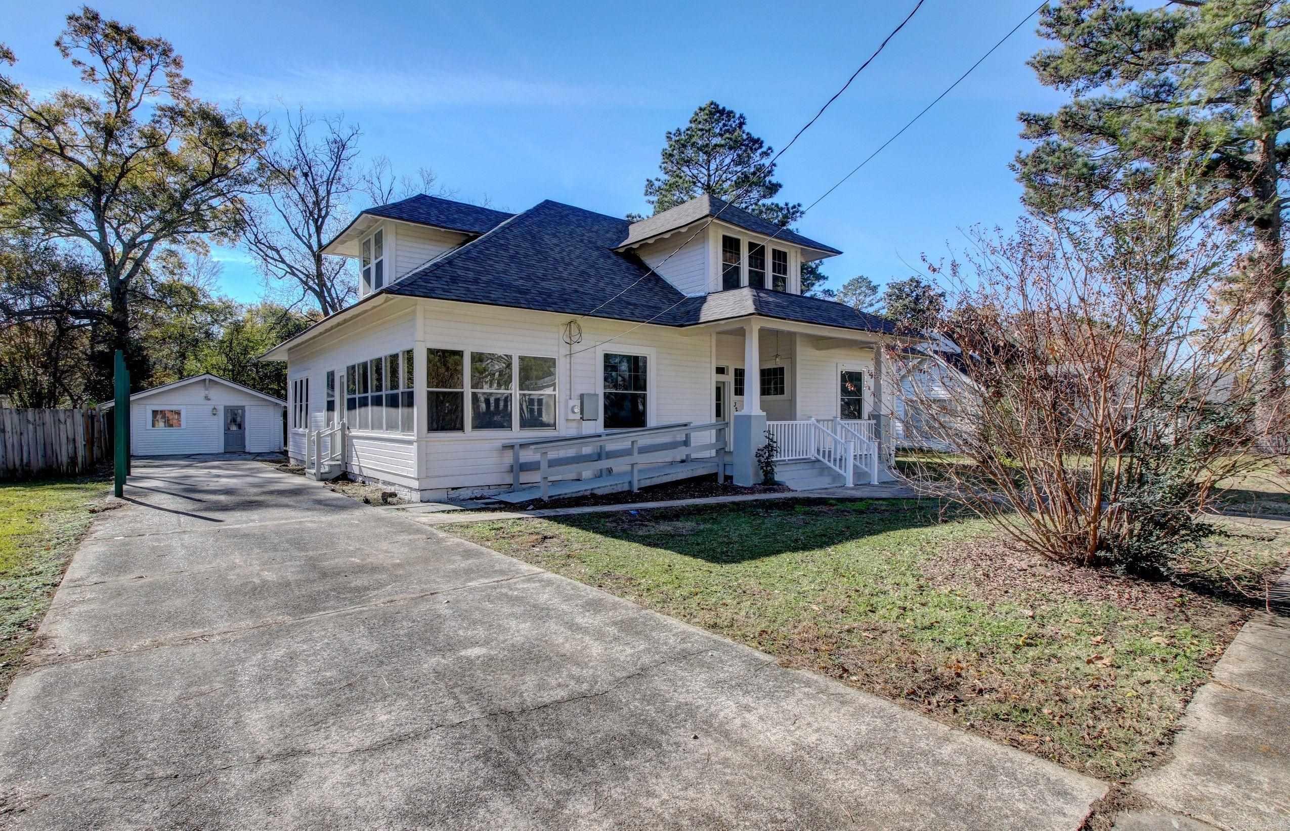 320 E Cedar  Warren, AR