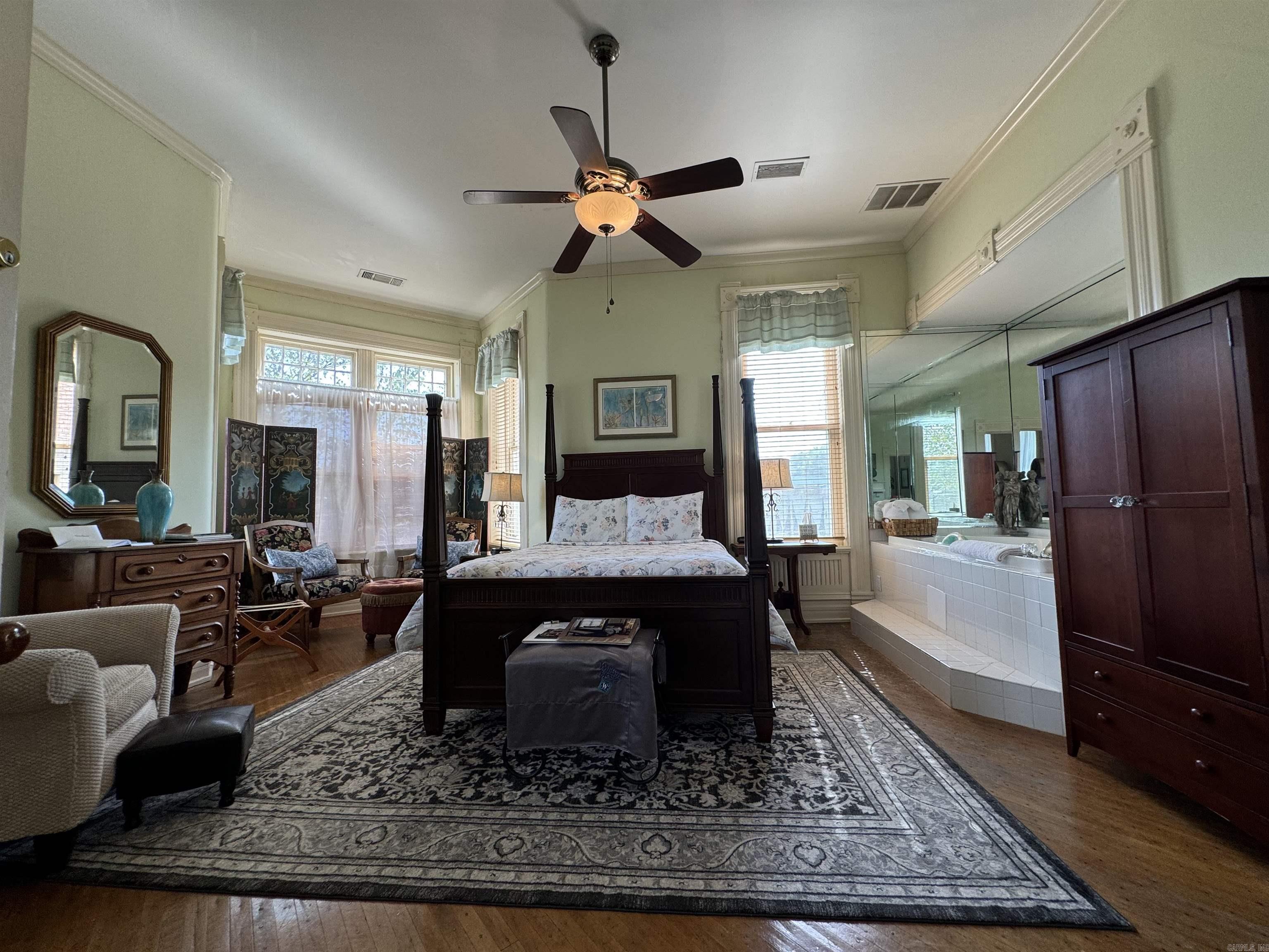 420 Quapaw  Hot Springs, AR