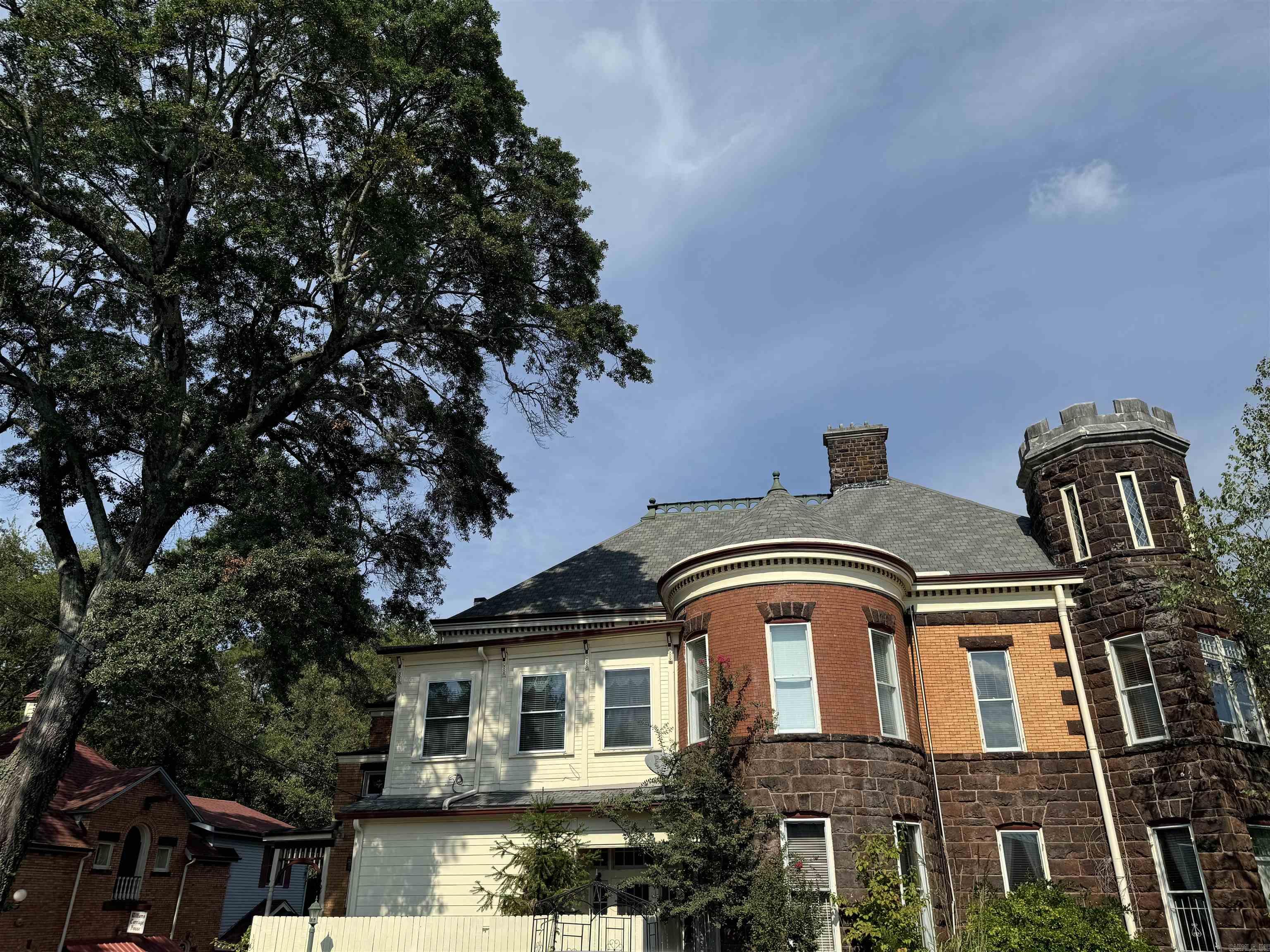 420 Quapaw  Hot Springs, AR