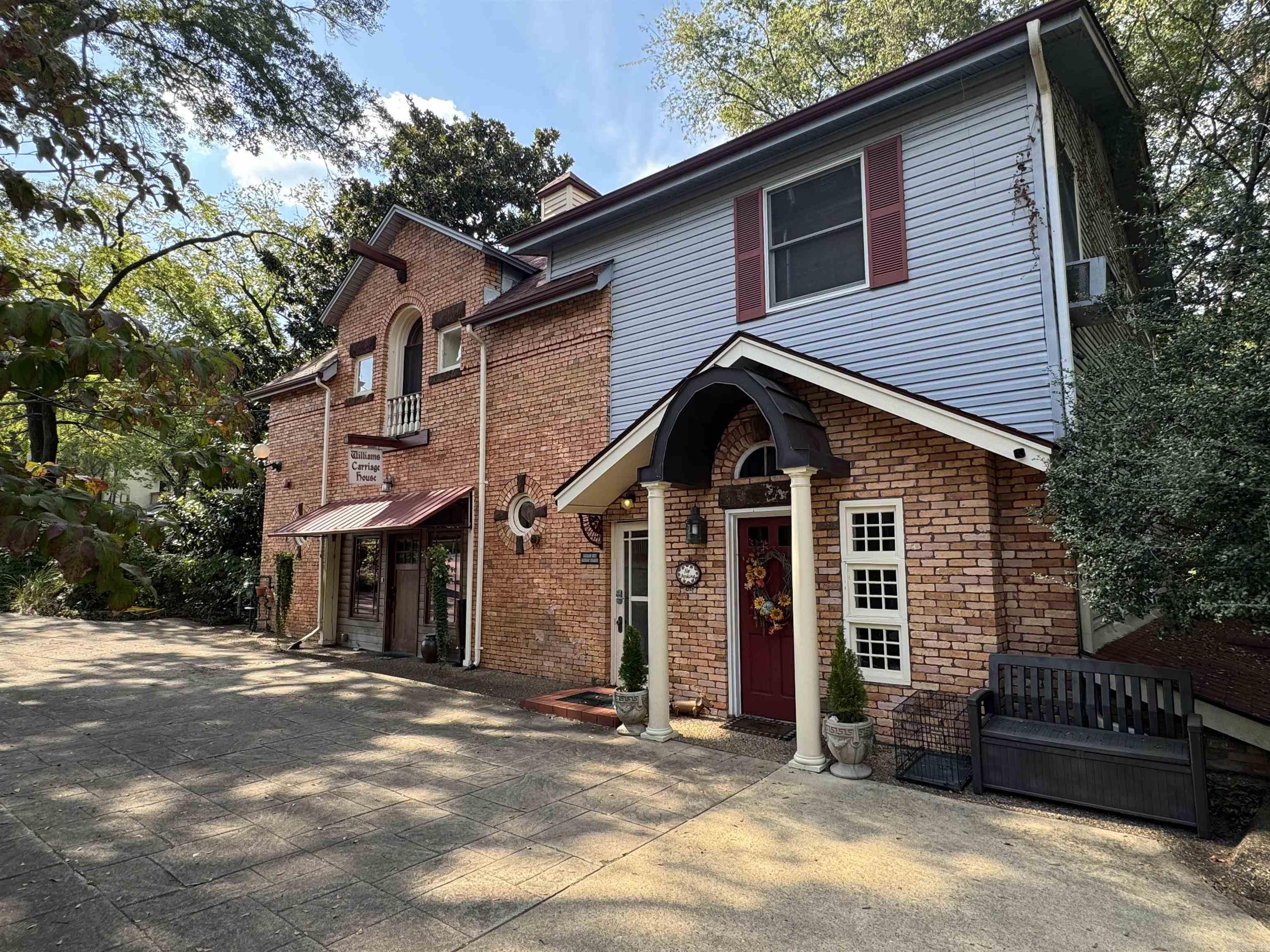 420 Quapaw  Hot Springs, AR