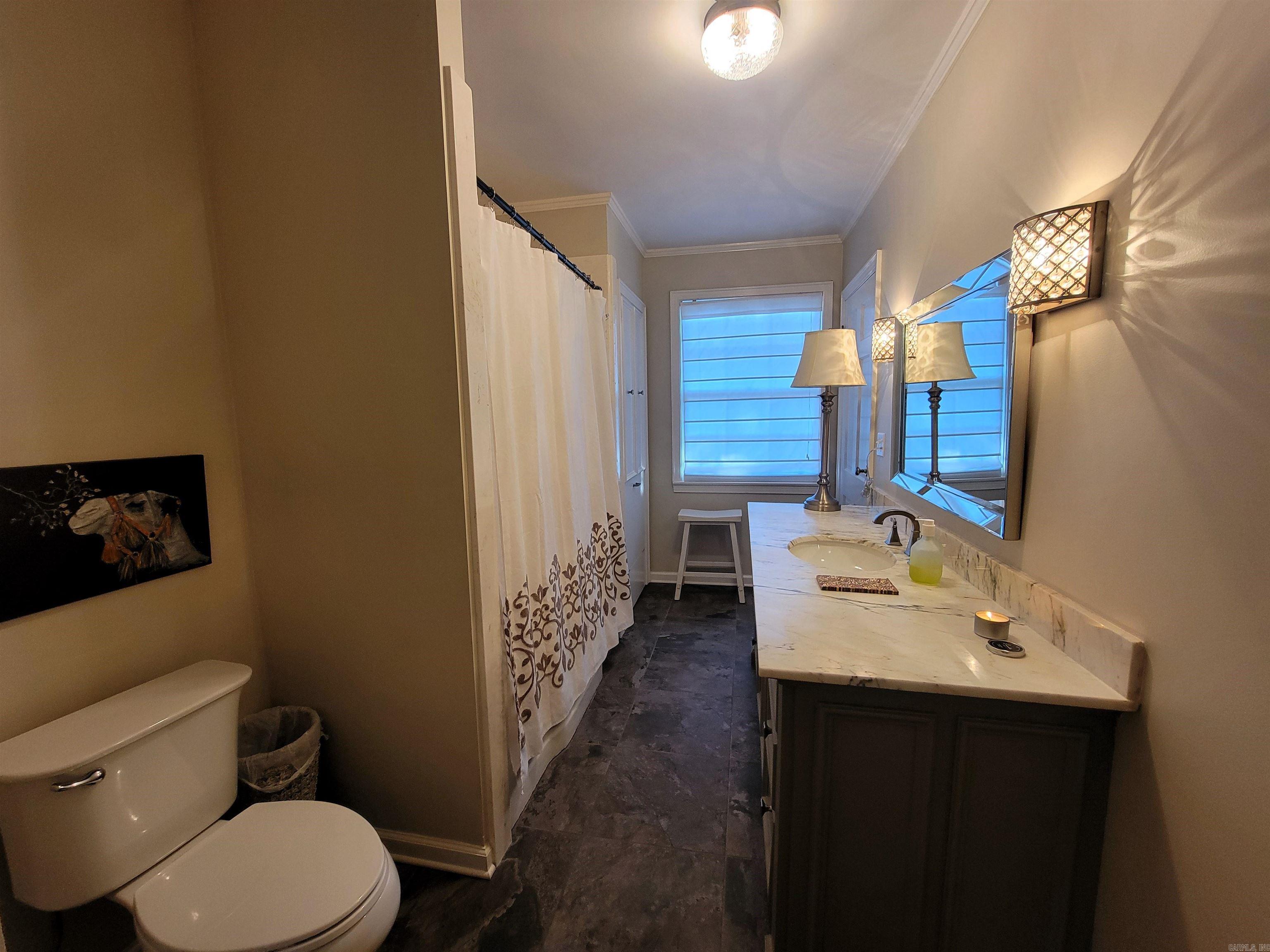 2524 Lakeshore  Lake Village, AR