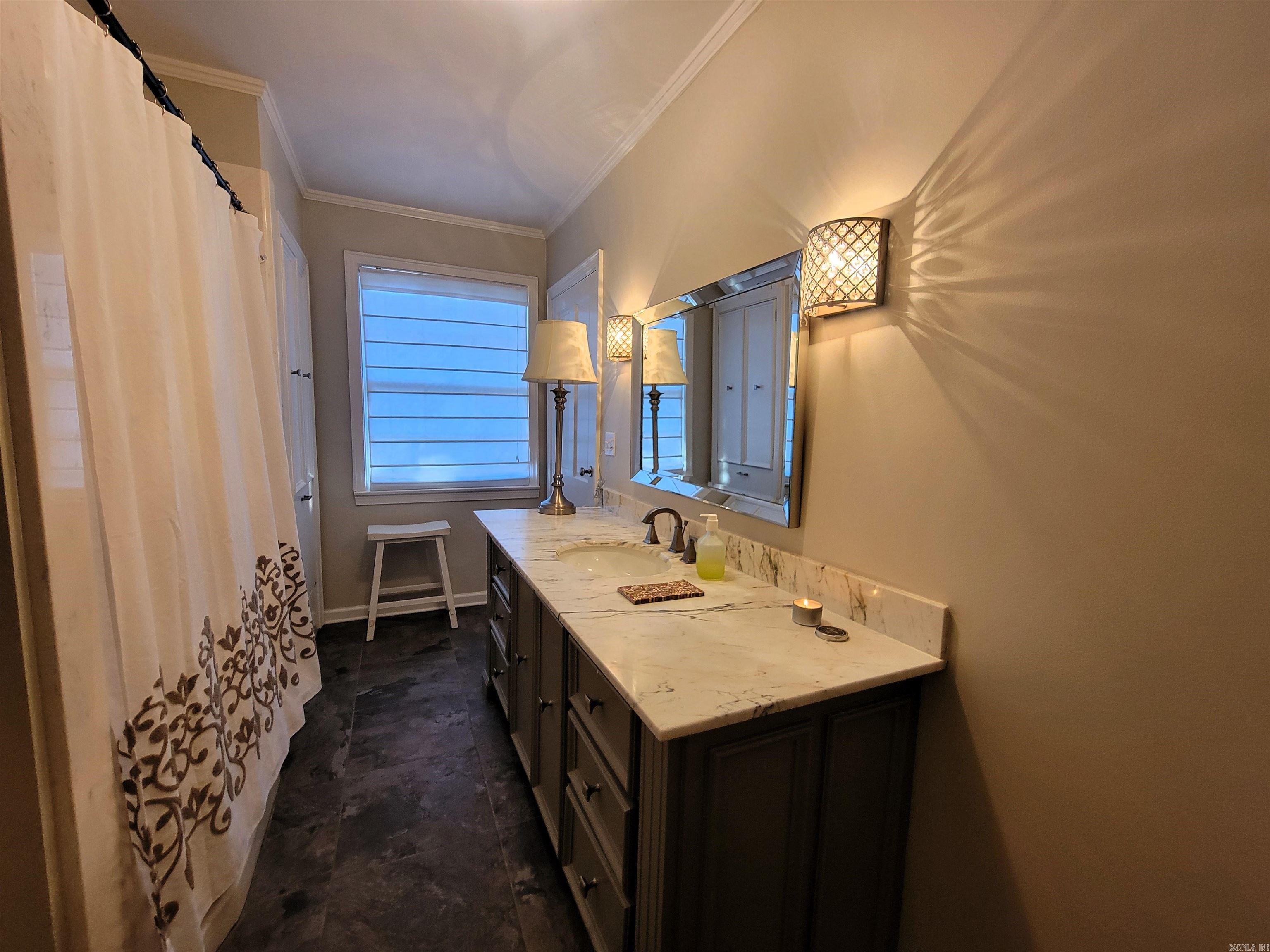 2524 Lakeshore  Lake Village, AR