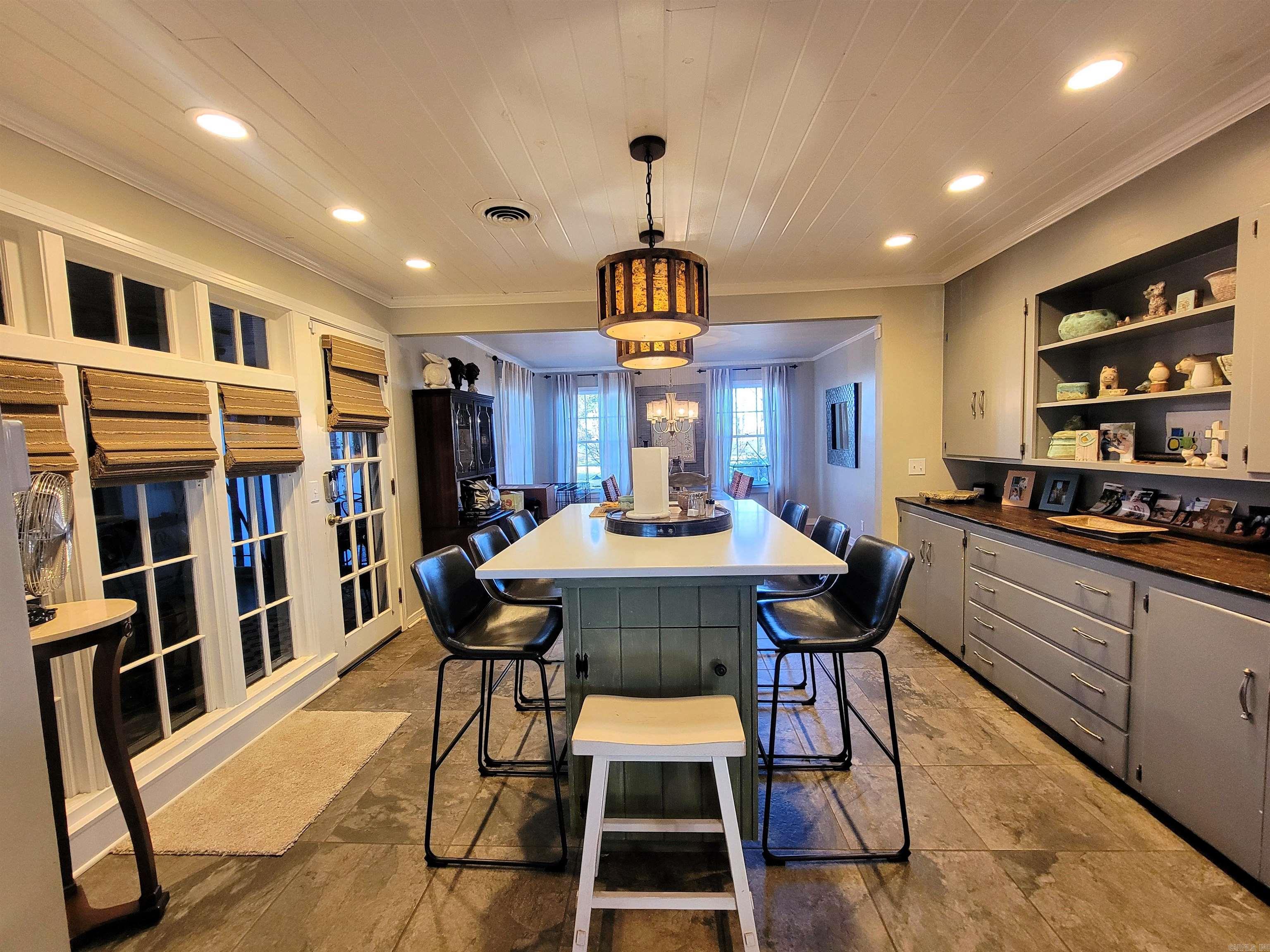 2524 Lakeshore  Lake Village, AR