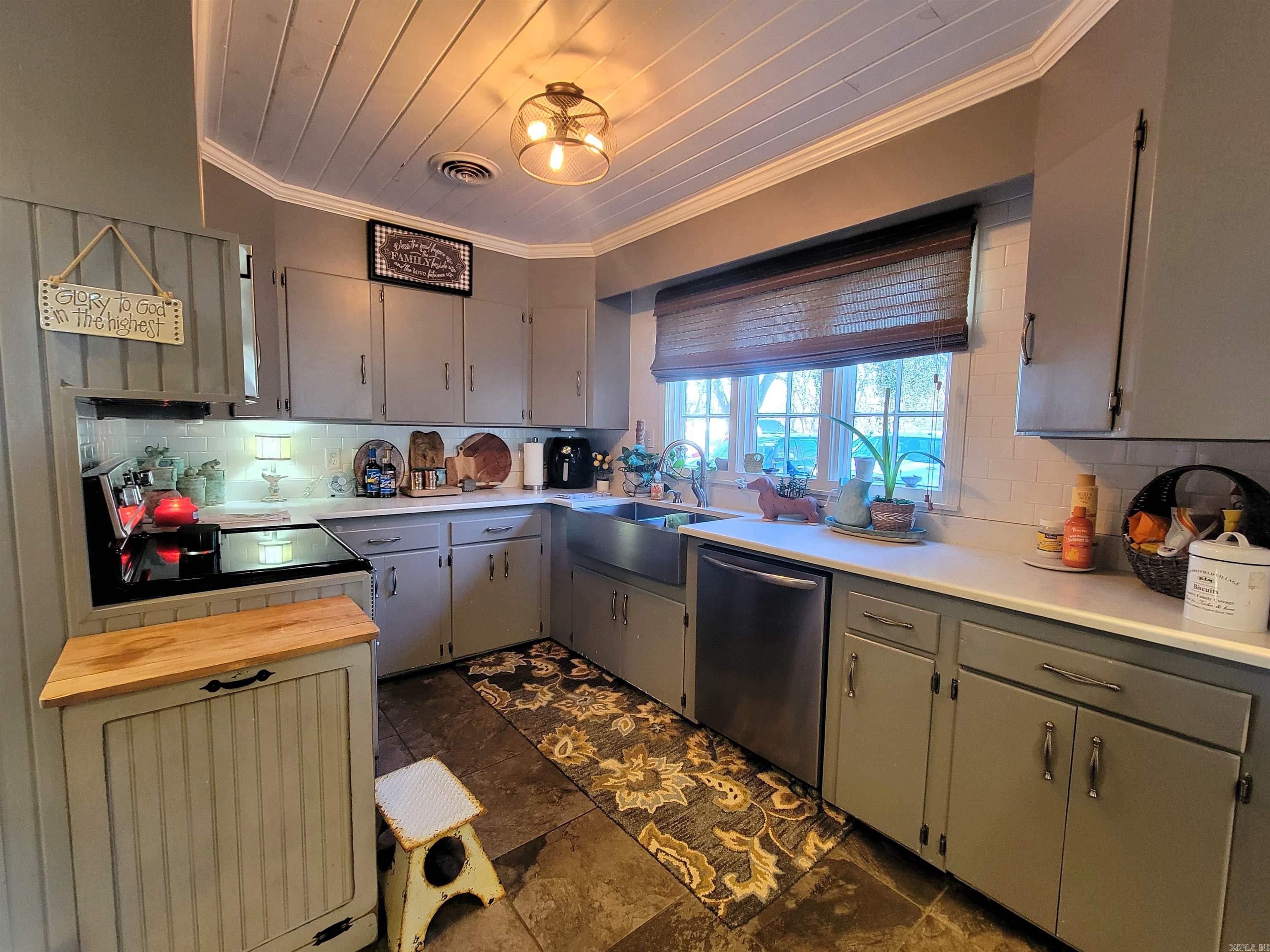 2524 Lakeshore  Lake Village, AR