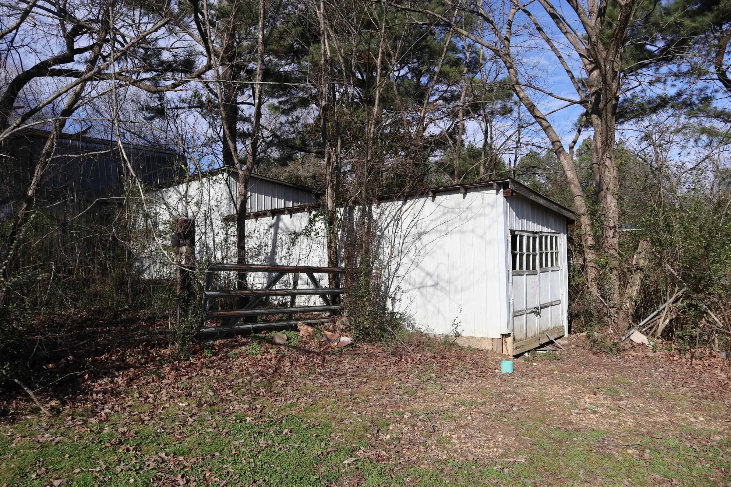 533 North St Salem, AR 72576