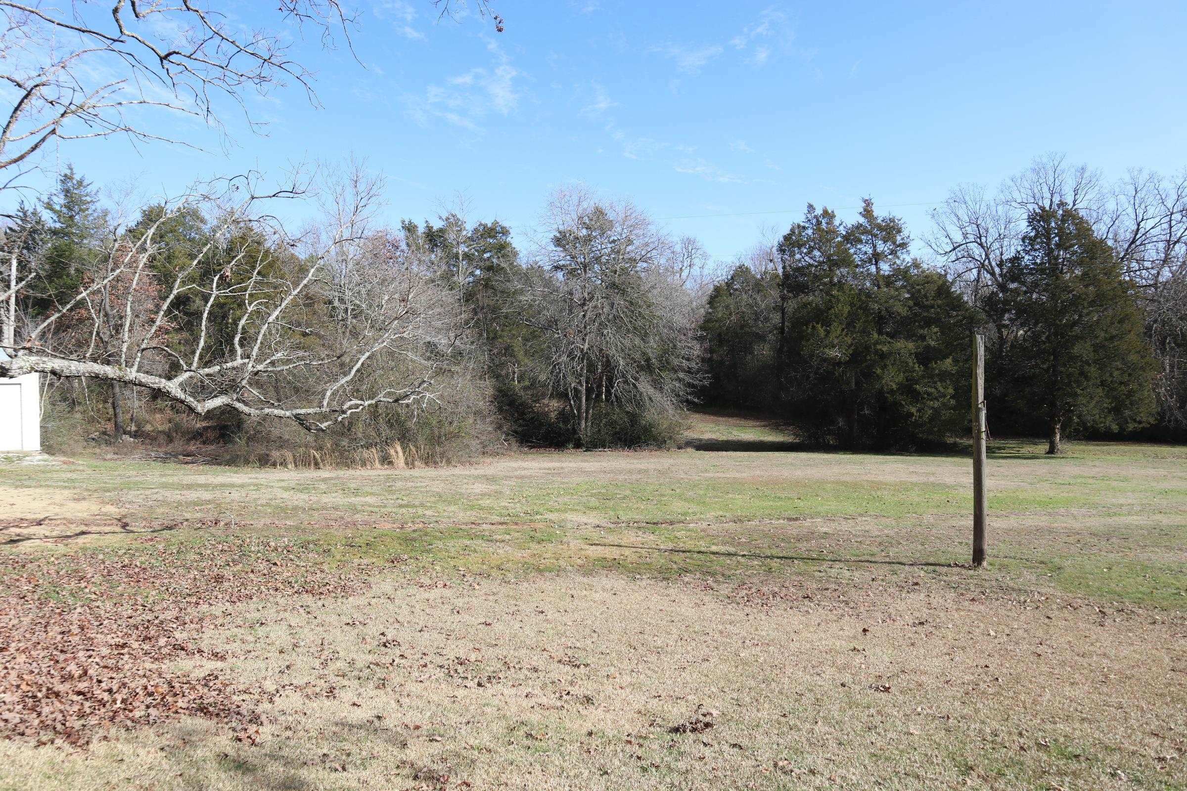 533 North St Salem, AR 72576