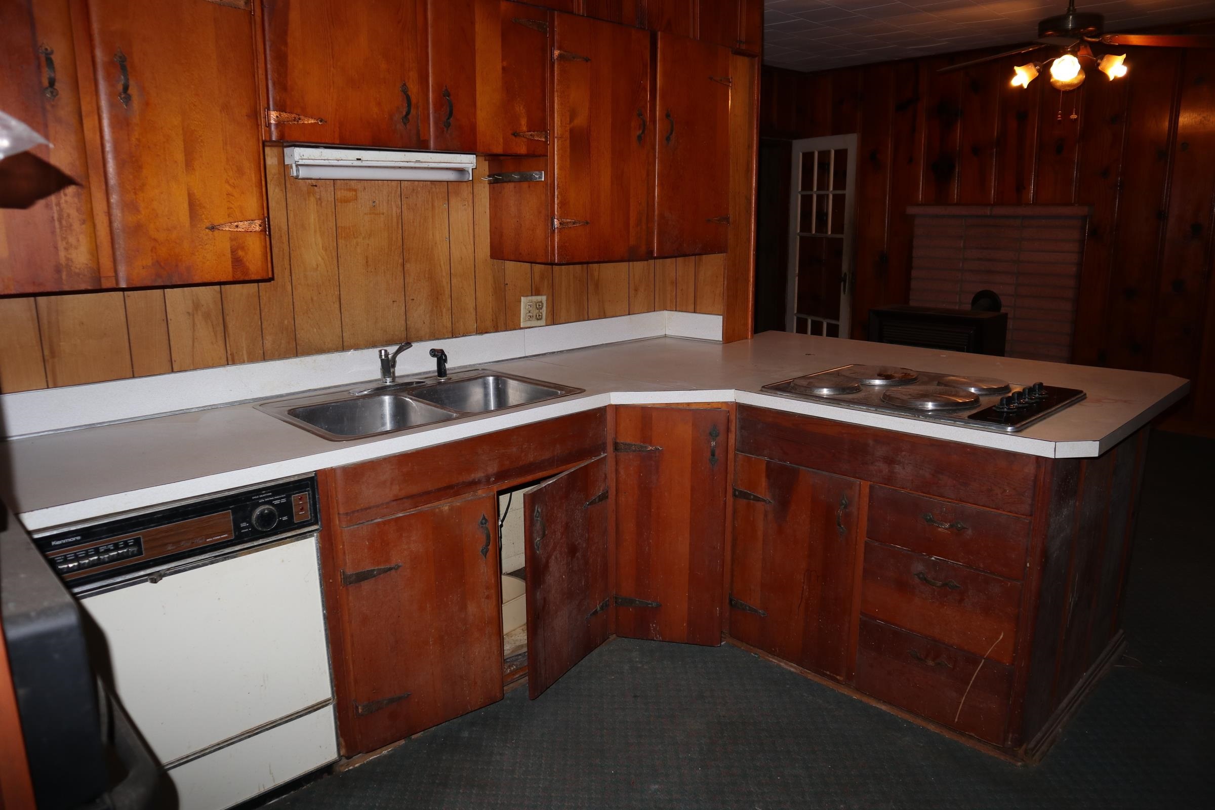 533 North St Salem, AR 72576