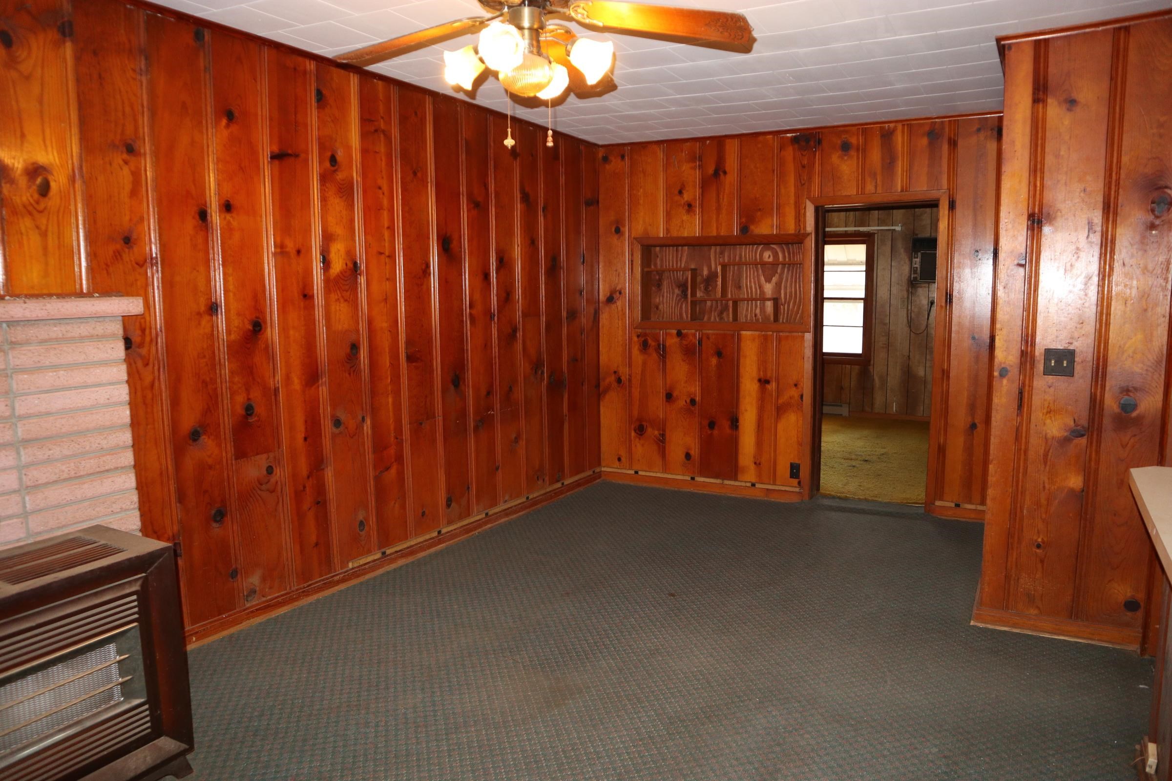 533 North St Salem, AR 72576