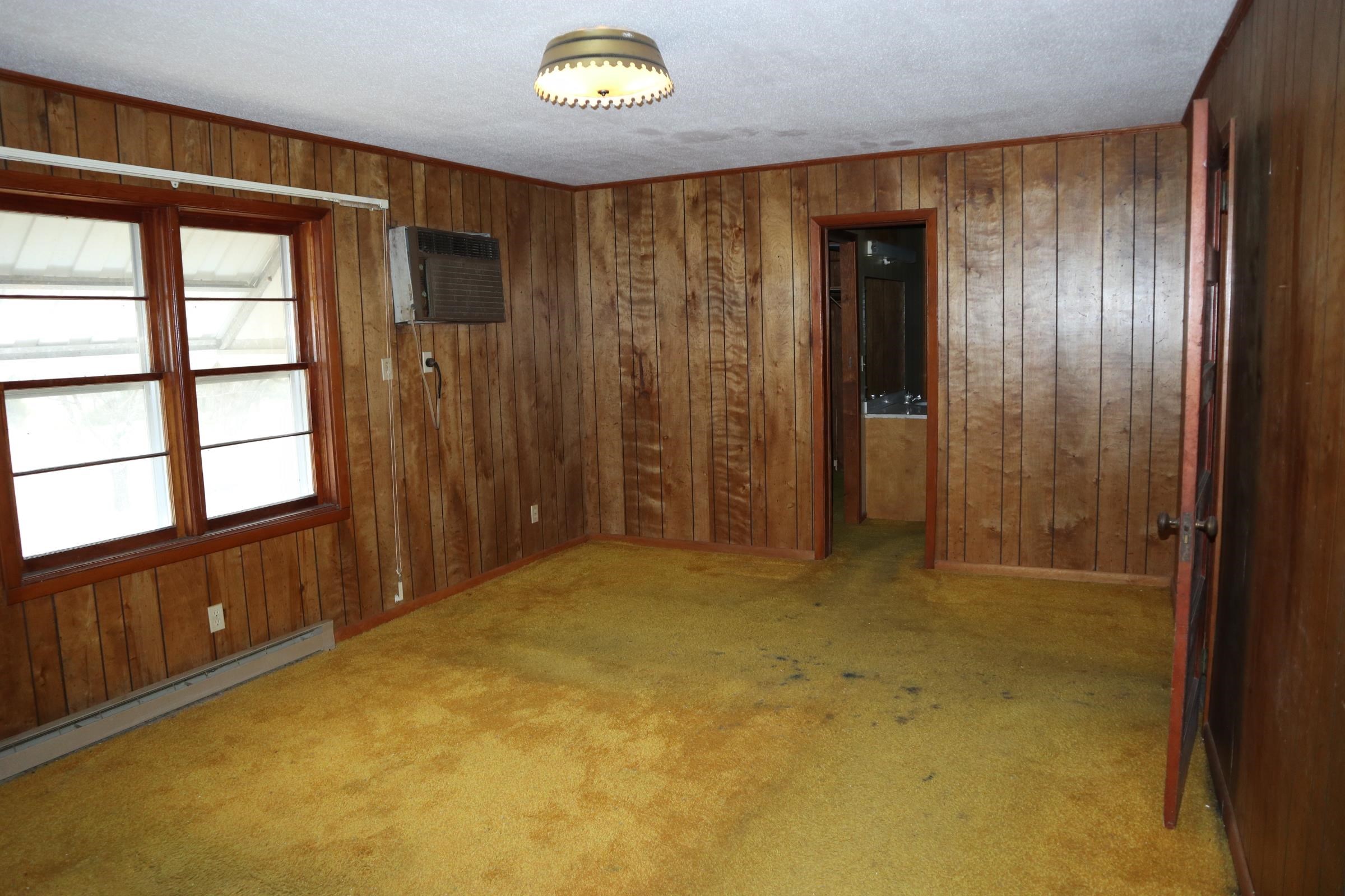 533 North St Salem, AR 72576