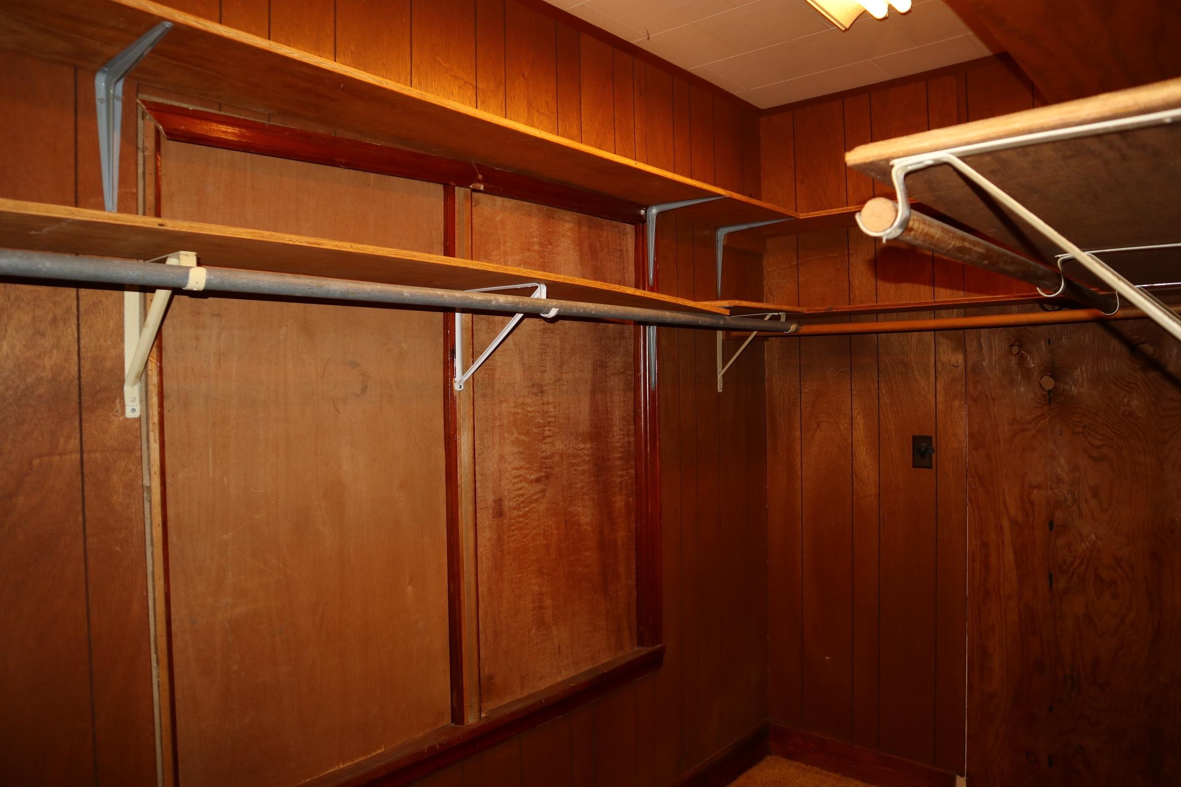 533 North St Salem, AR 72576