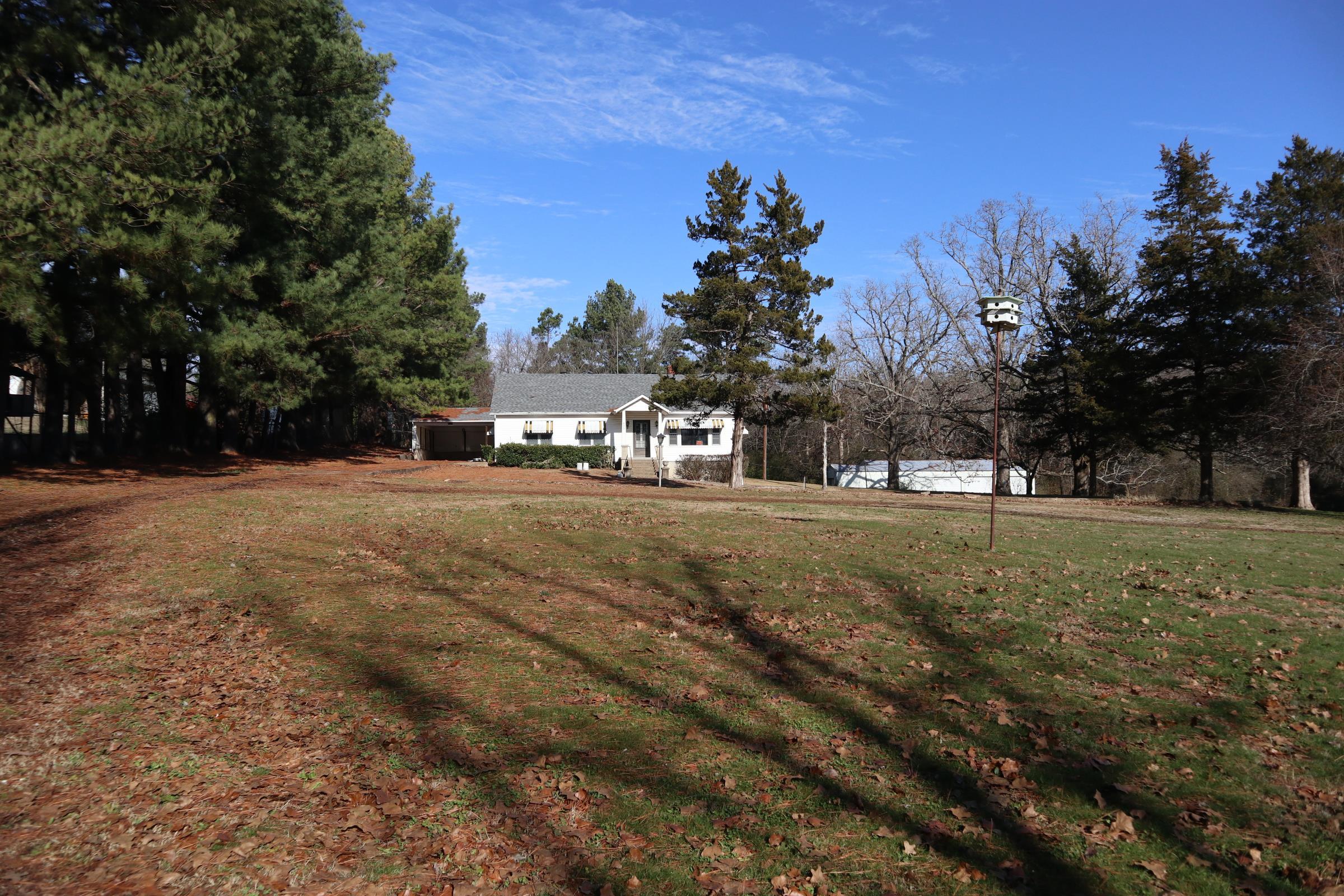 533 North St Salem, AR 72576