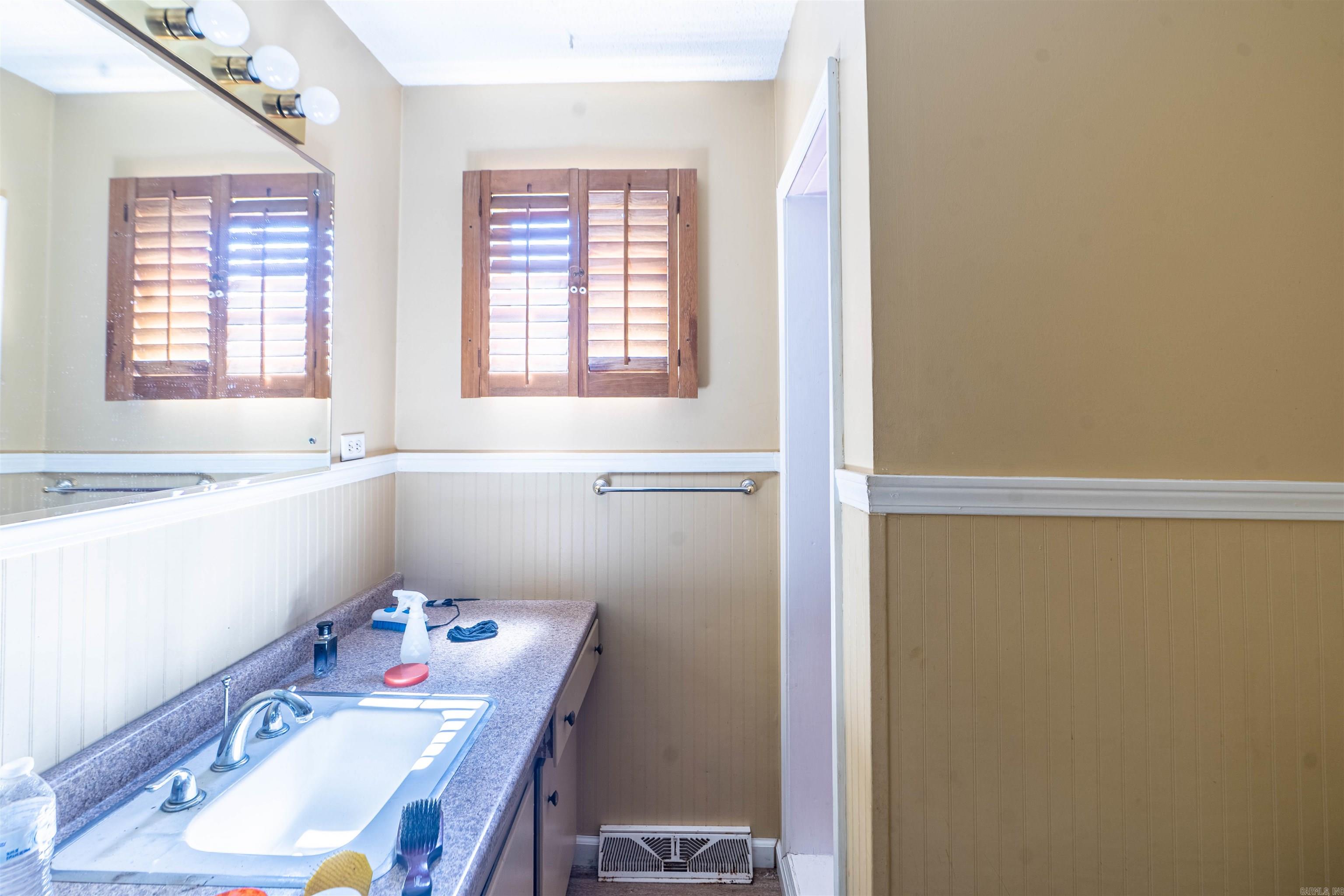 1110 N Division St  Forrest City, AR