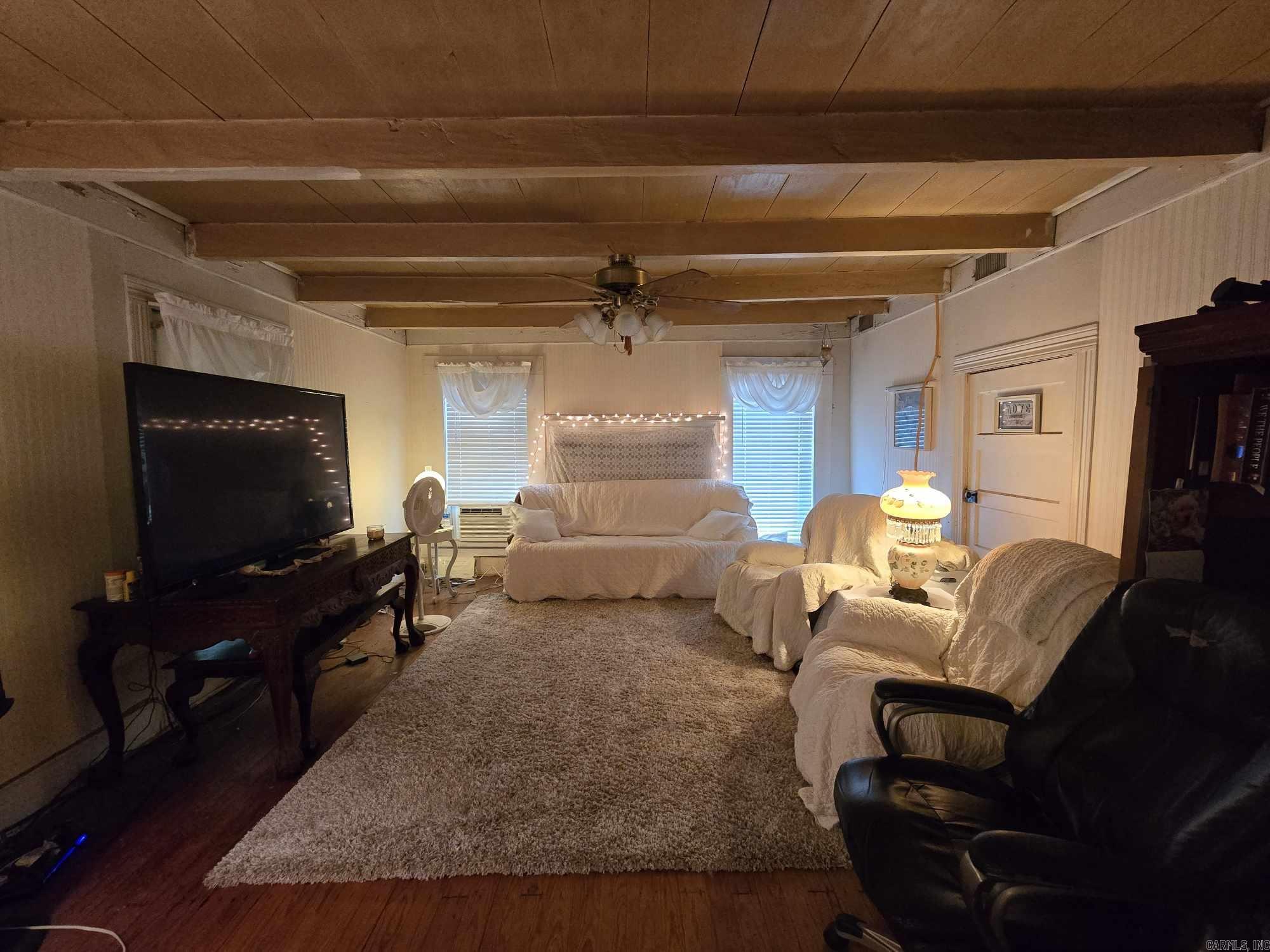 328 Sleepy Hollow — photo 3