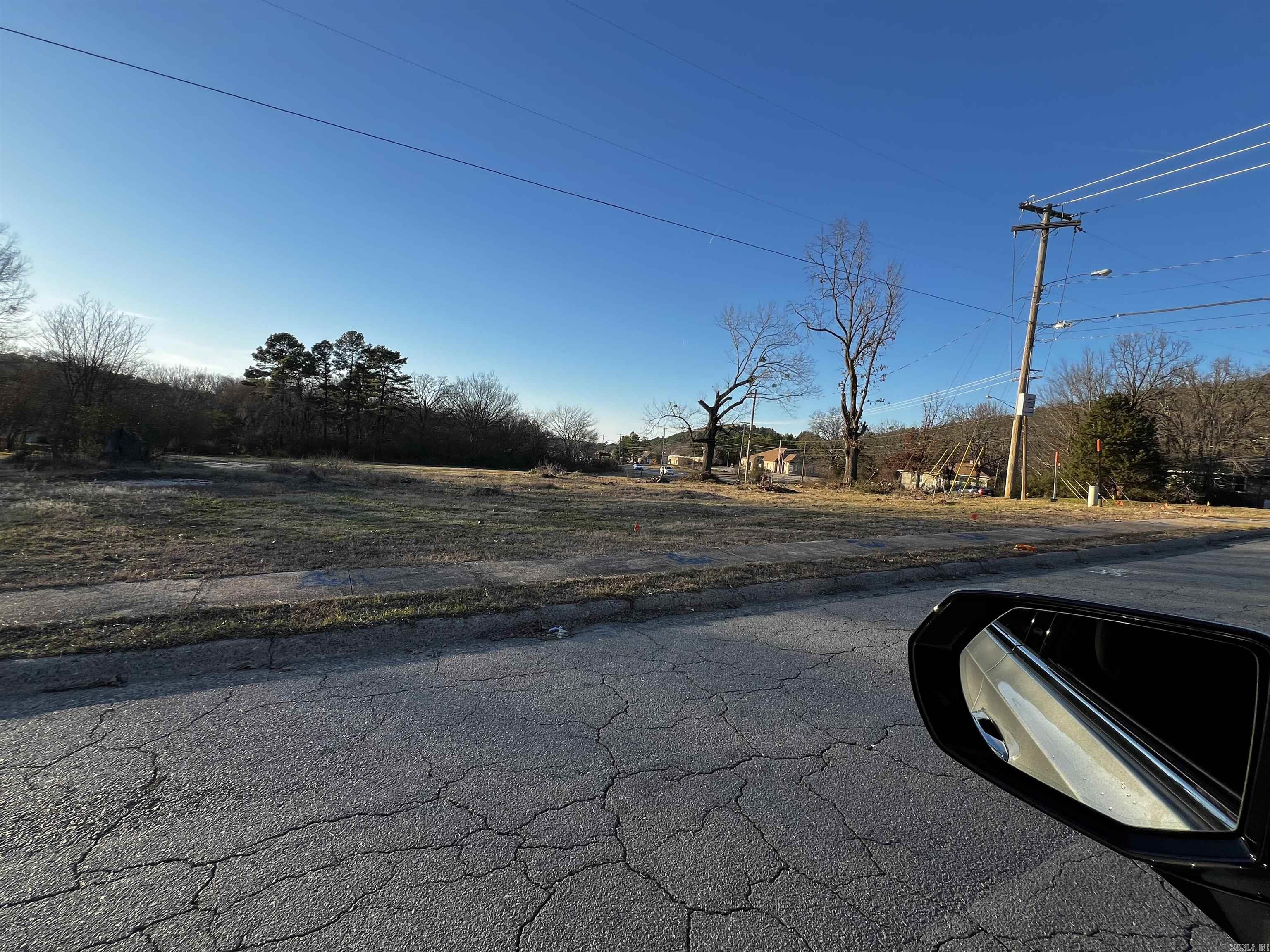 13601 Cantrell  Little Rock, AR