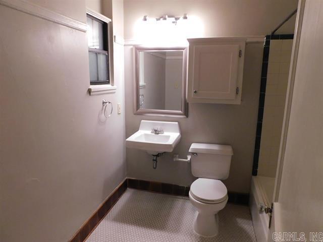 117-121 Daisy L. Gatson Bates  Little Rock, AR