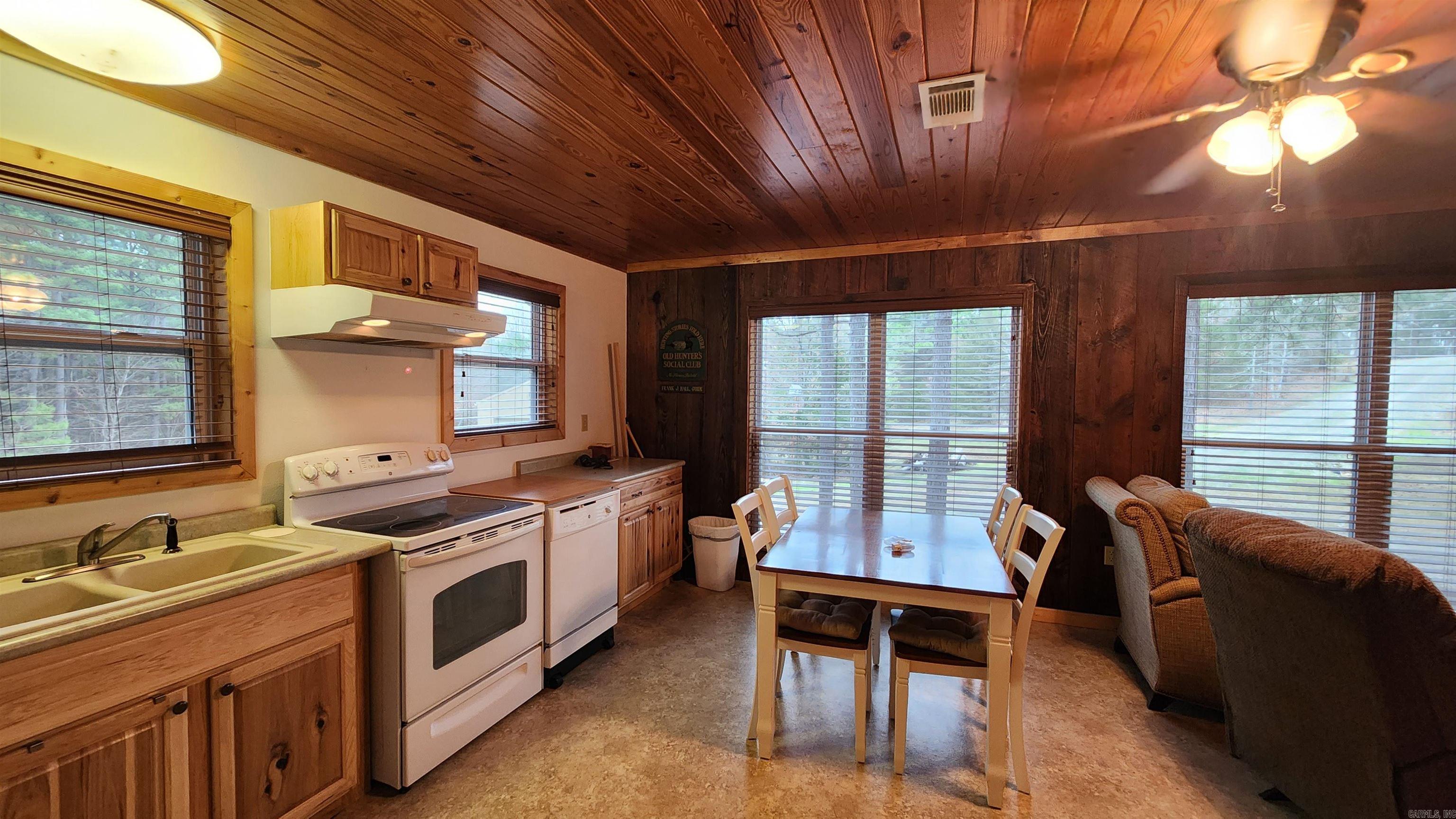 110 Lizard Lane Story, AR 71970