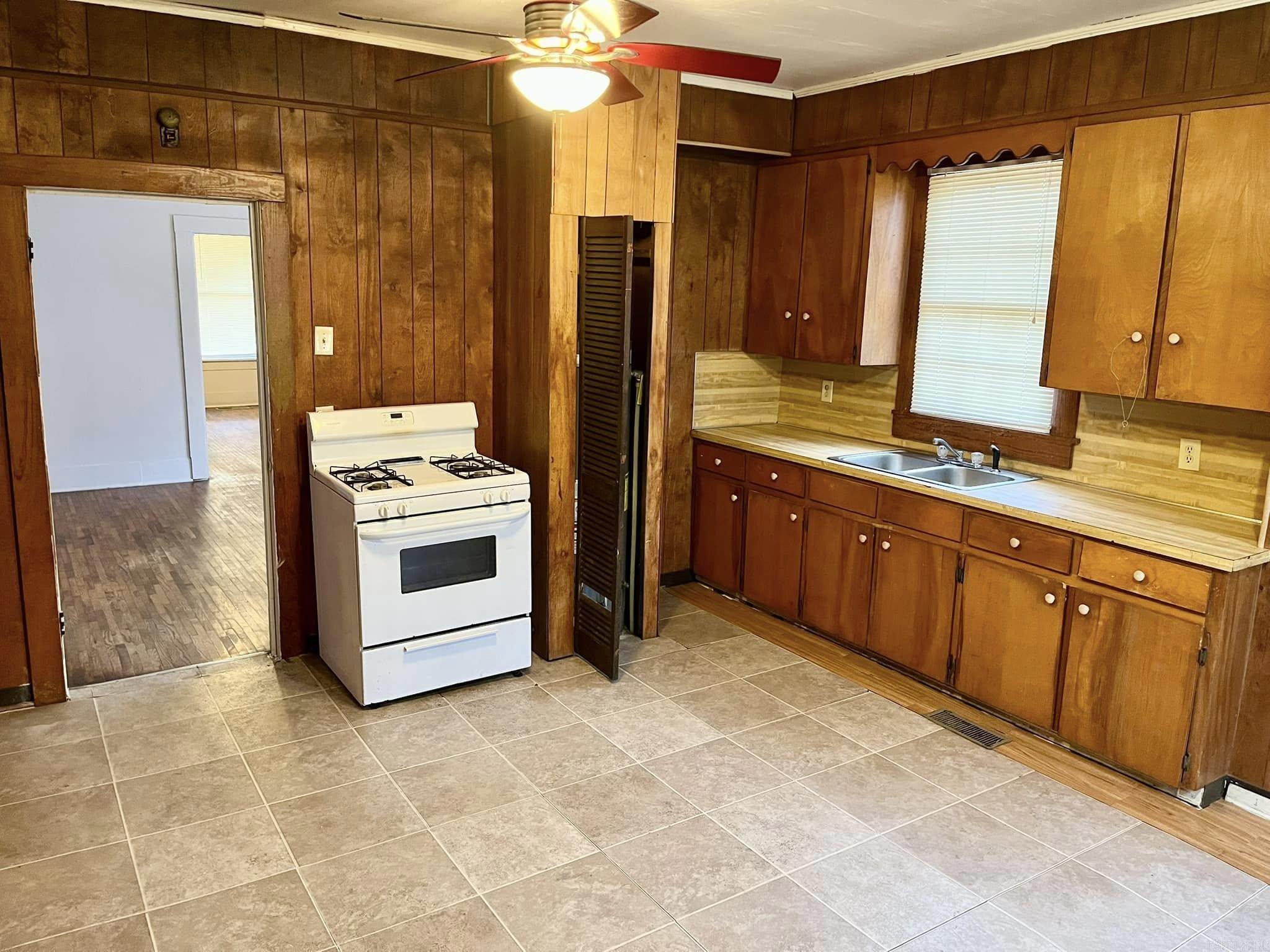 4101 W 21st  Little Rock, AR