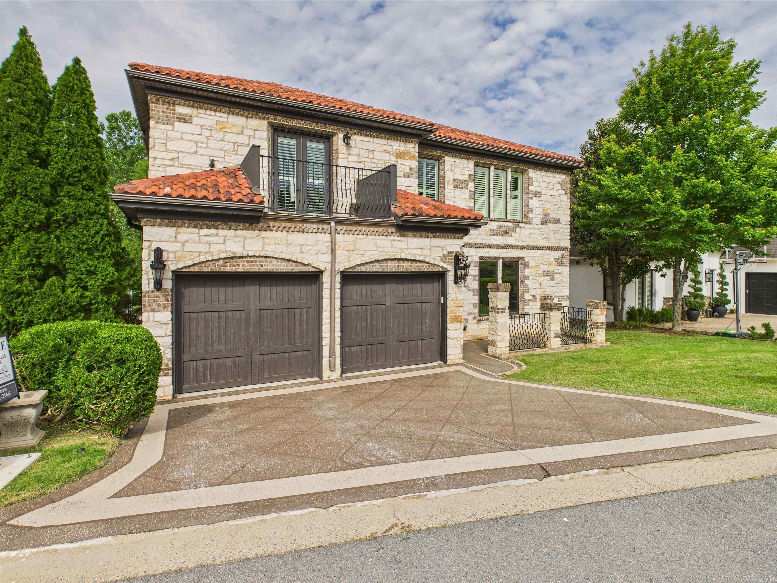 11 La Scala  Little Rock, AR