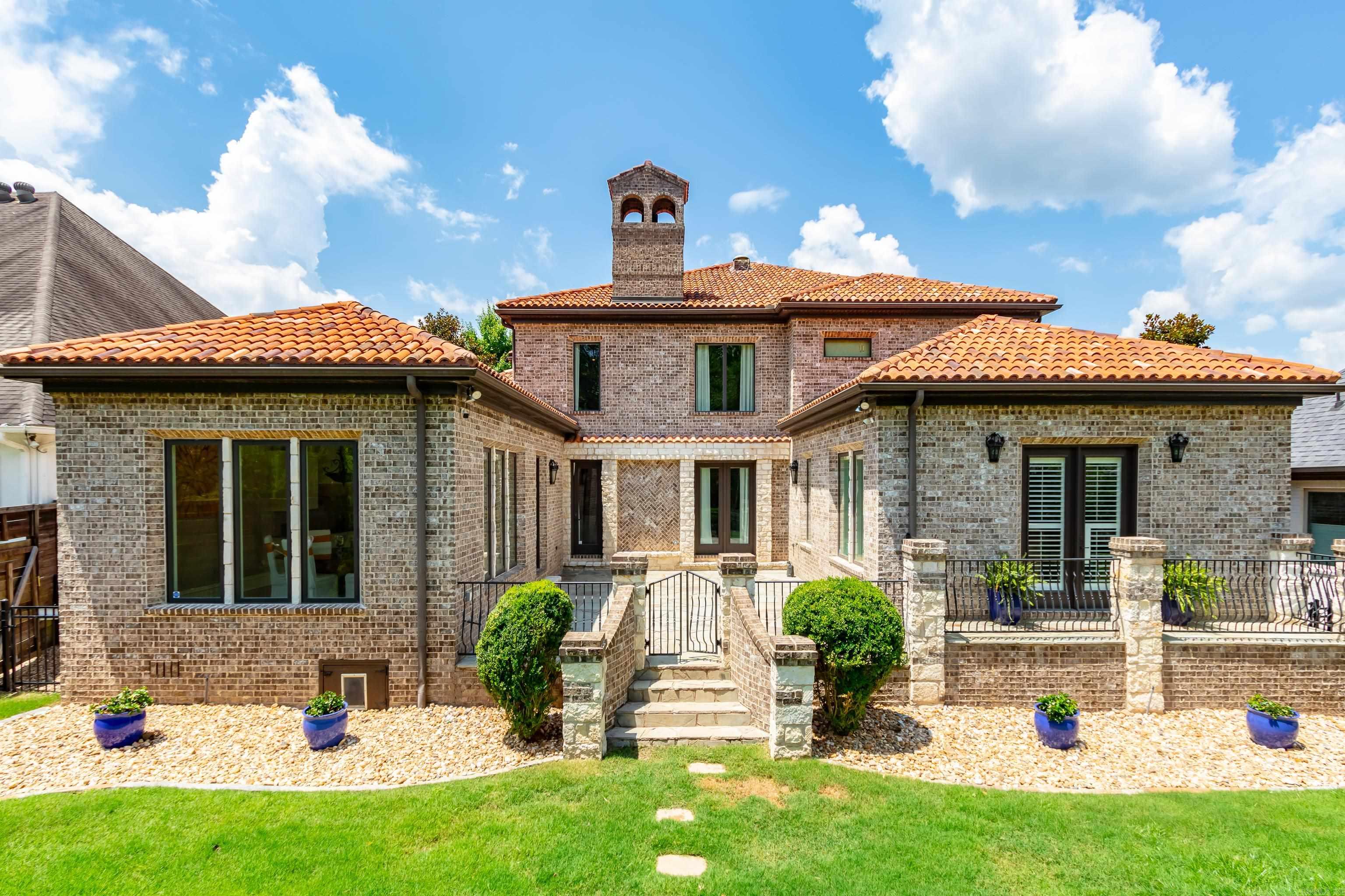 11 La Scala  Little Rock, AR