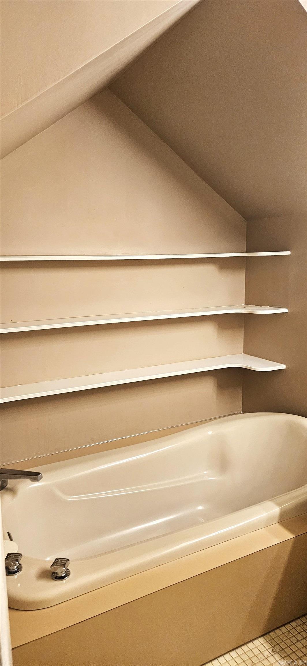 1105 N 15th  Nashville, AR