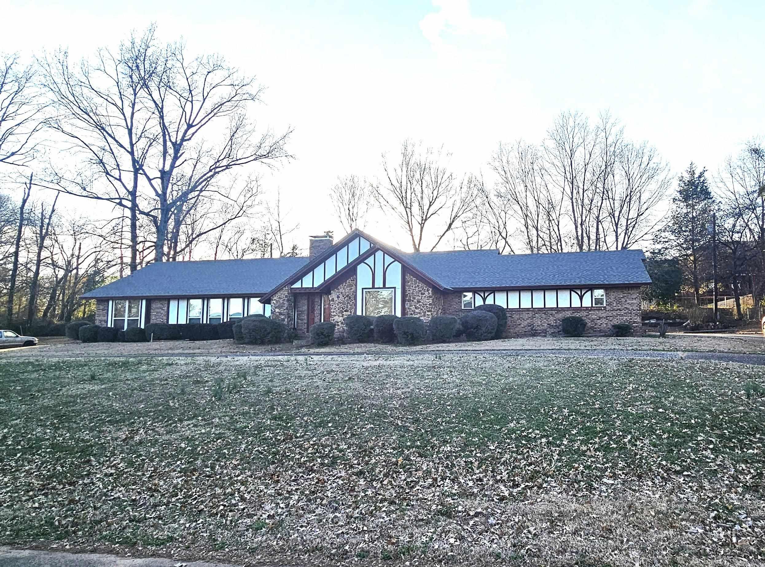 1105 N 15th  Nashville, AR