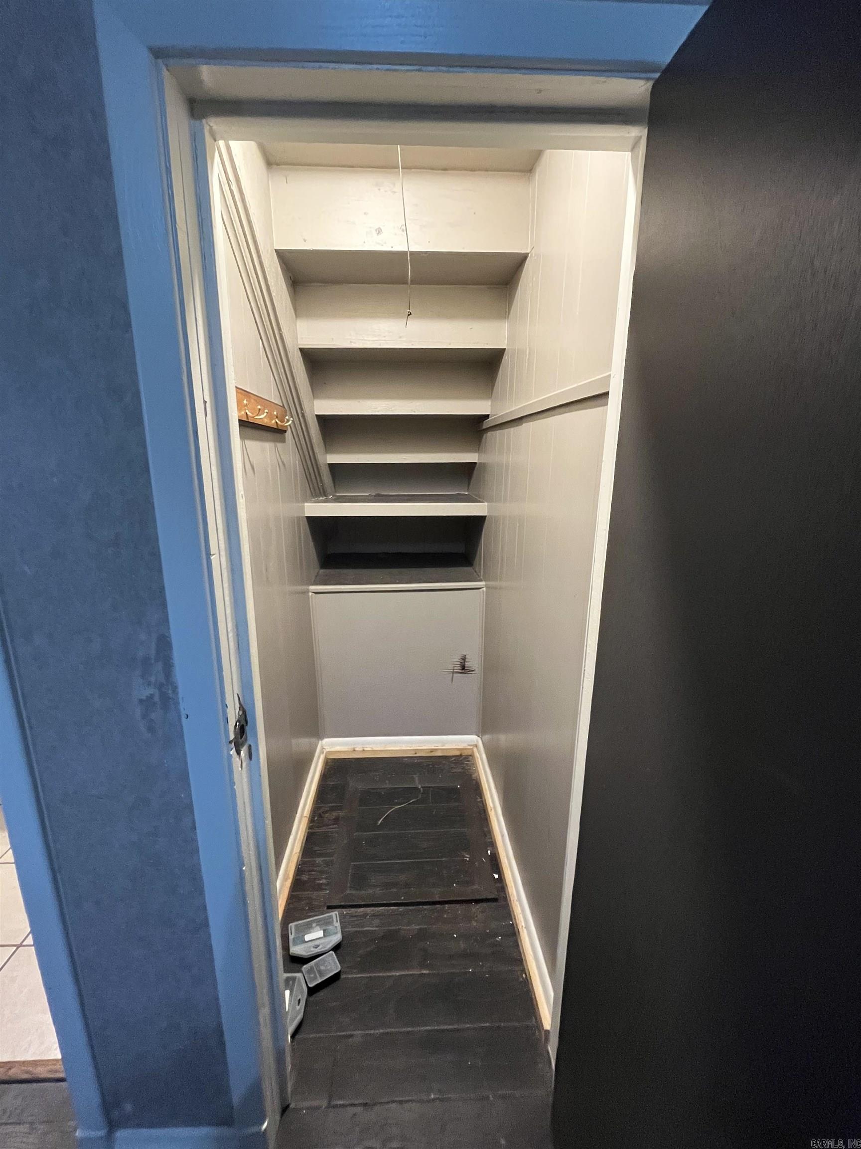 140 N Oak St  Salem, AR