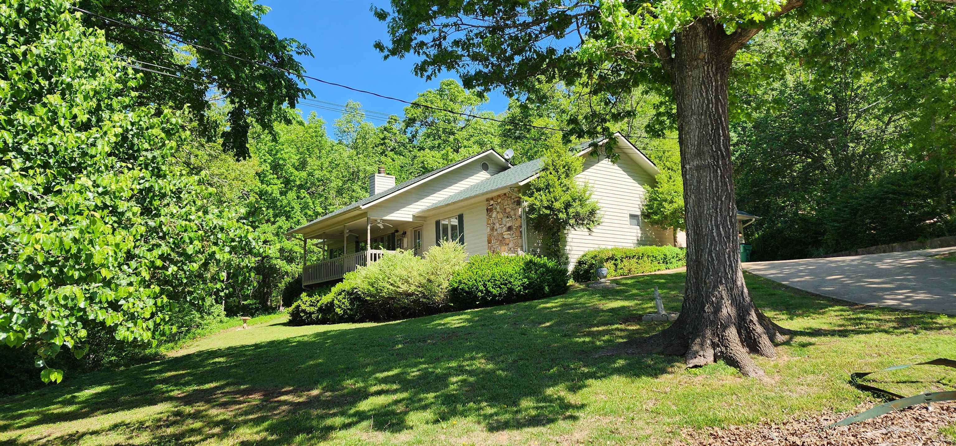 107 Cherokee  Cherokee Village, AR