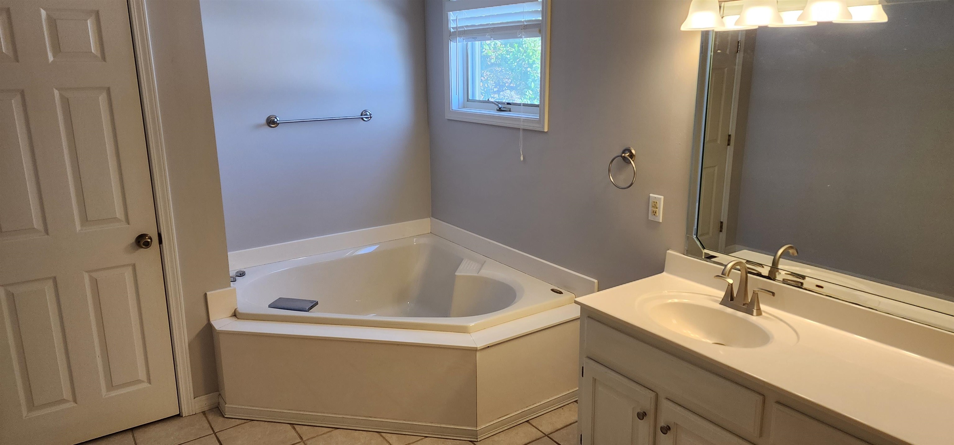 107 Cherokee  Cherokee Village, AR