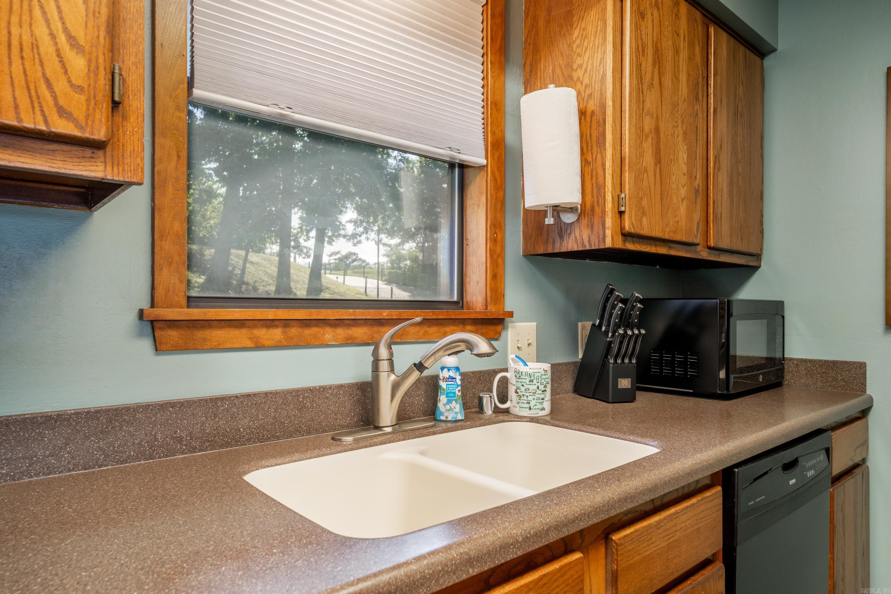 1319 Airport  Hot Springs, AR