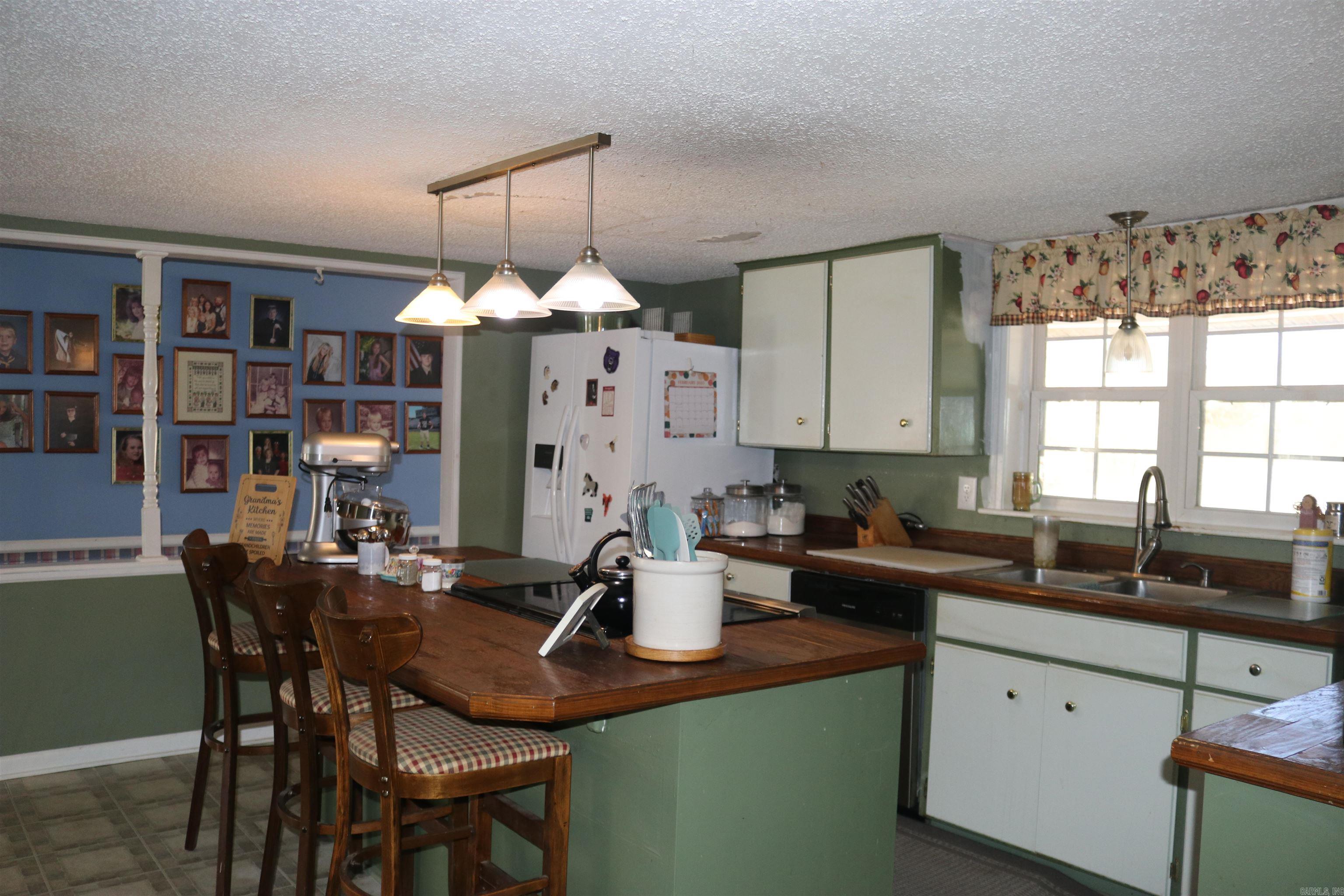 659 Hardway Road Clinton, AR 72031