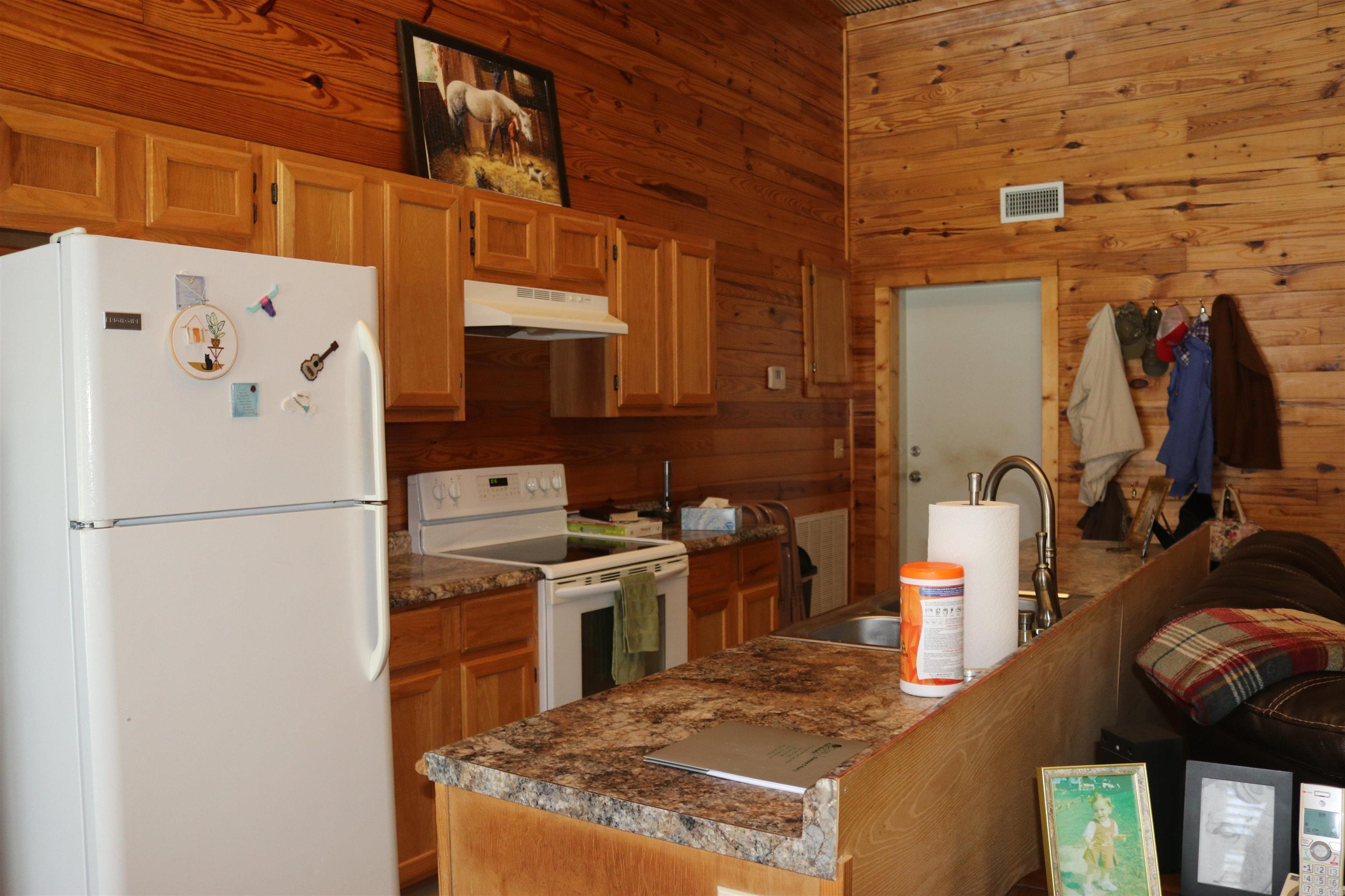 659 Hardway Road Clinton, AR 72031