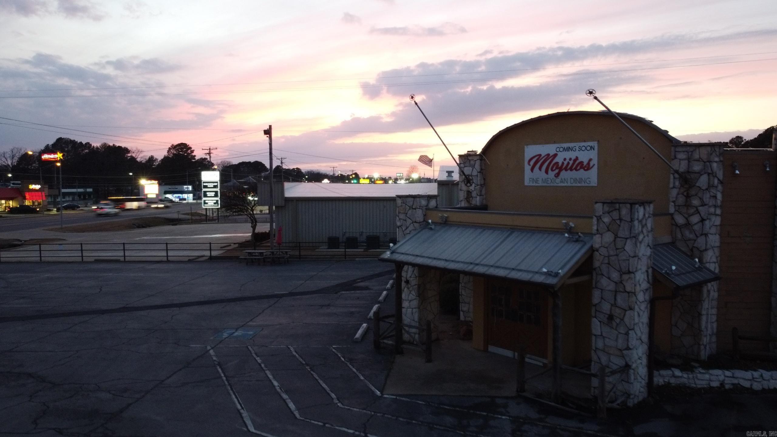 3000 E Race  Searcy, AR