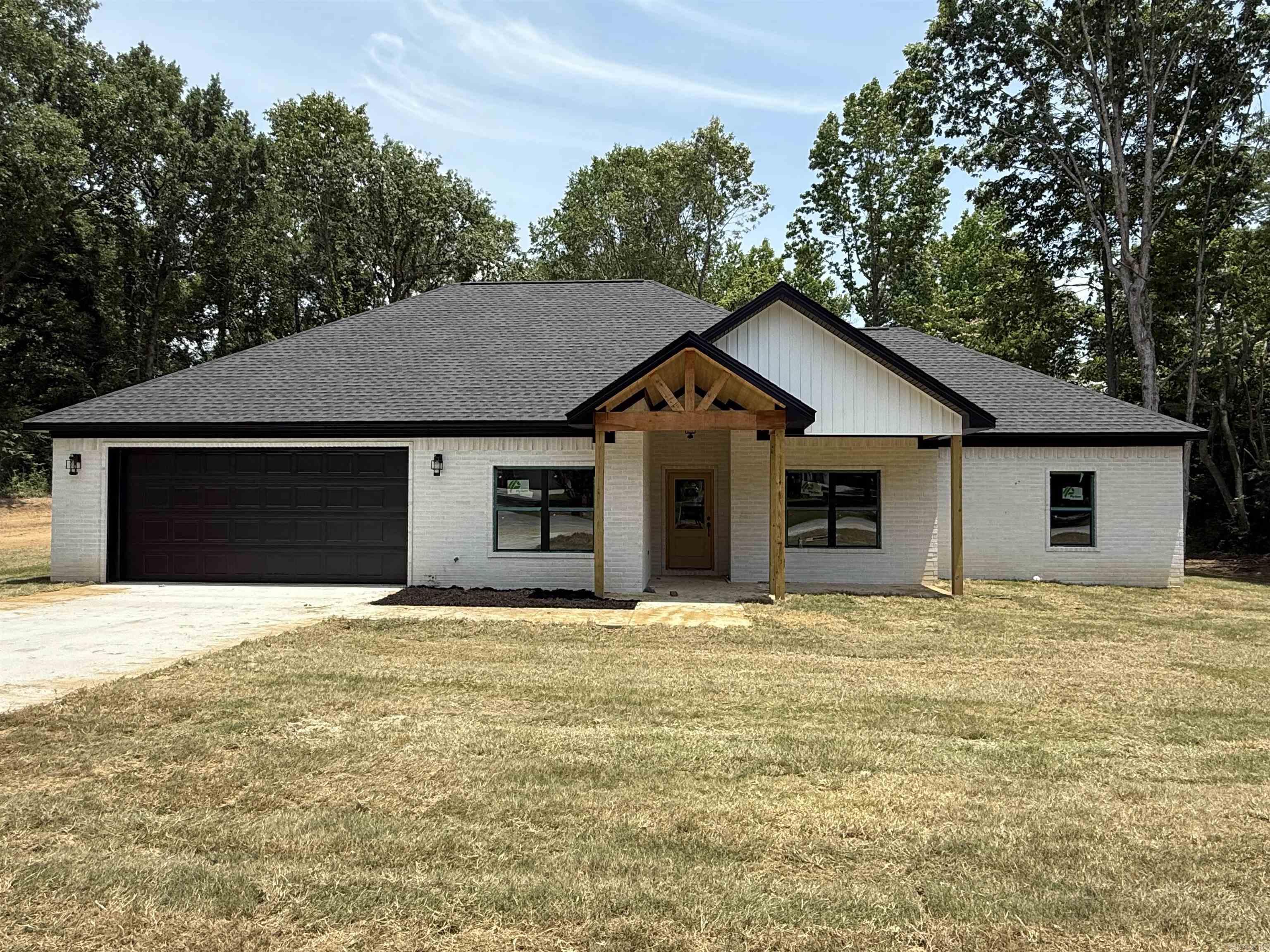 21364 Ashland Road Hensley, AR 72065