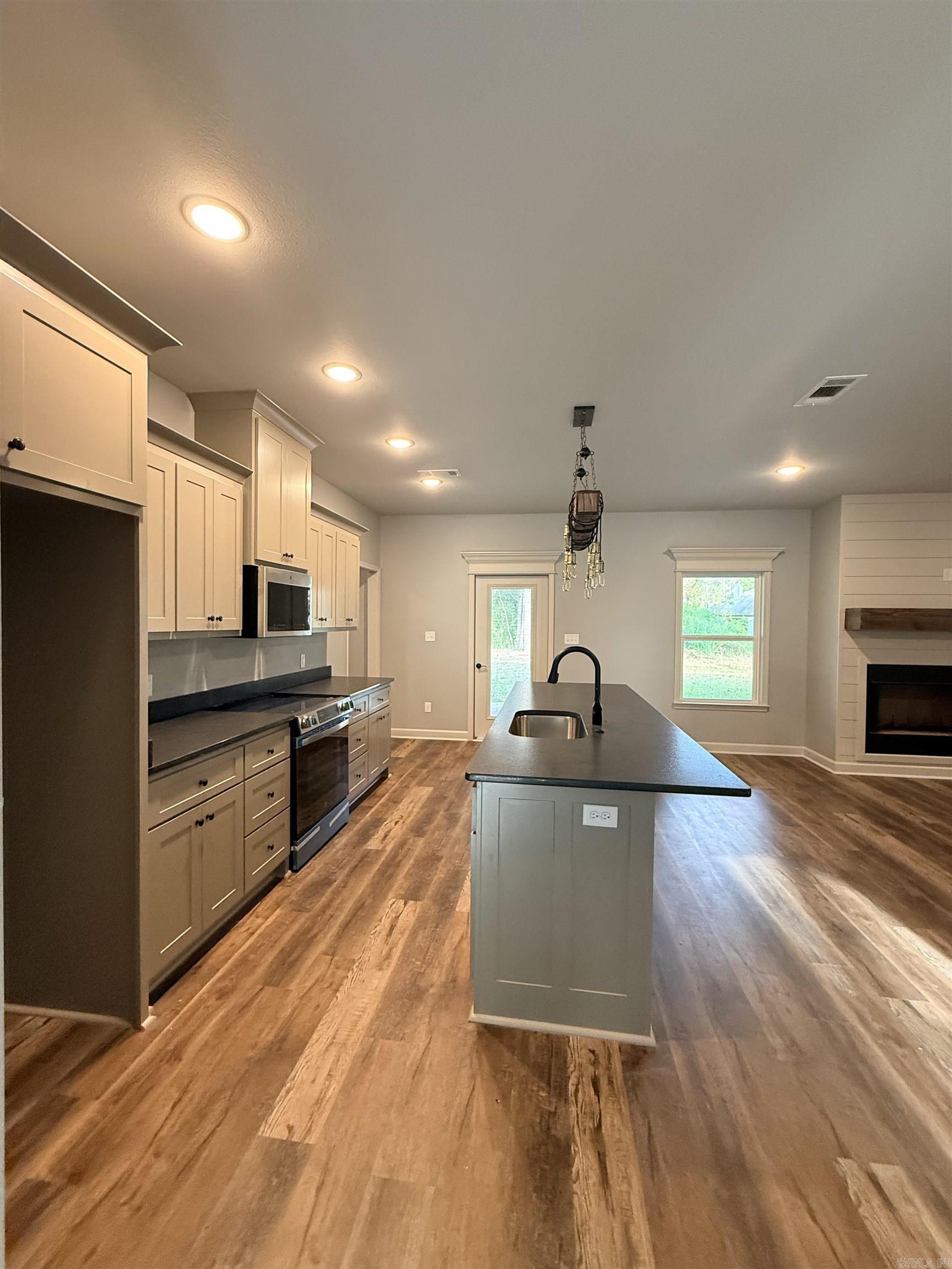 21364 Ashland Road Hensley, AR 72065