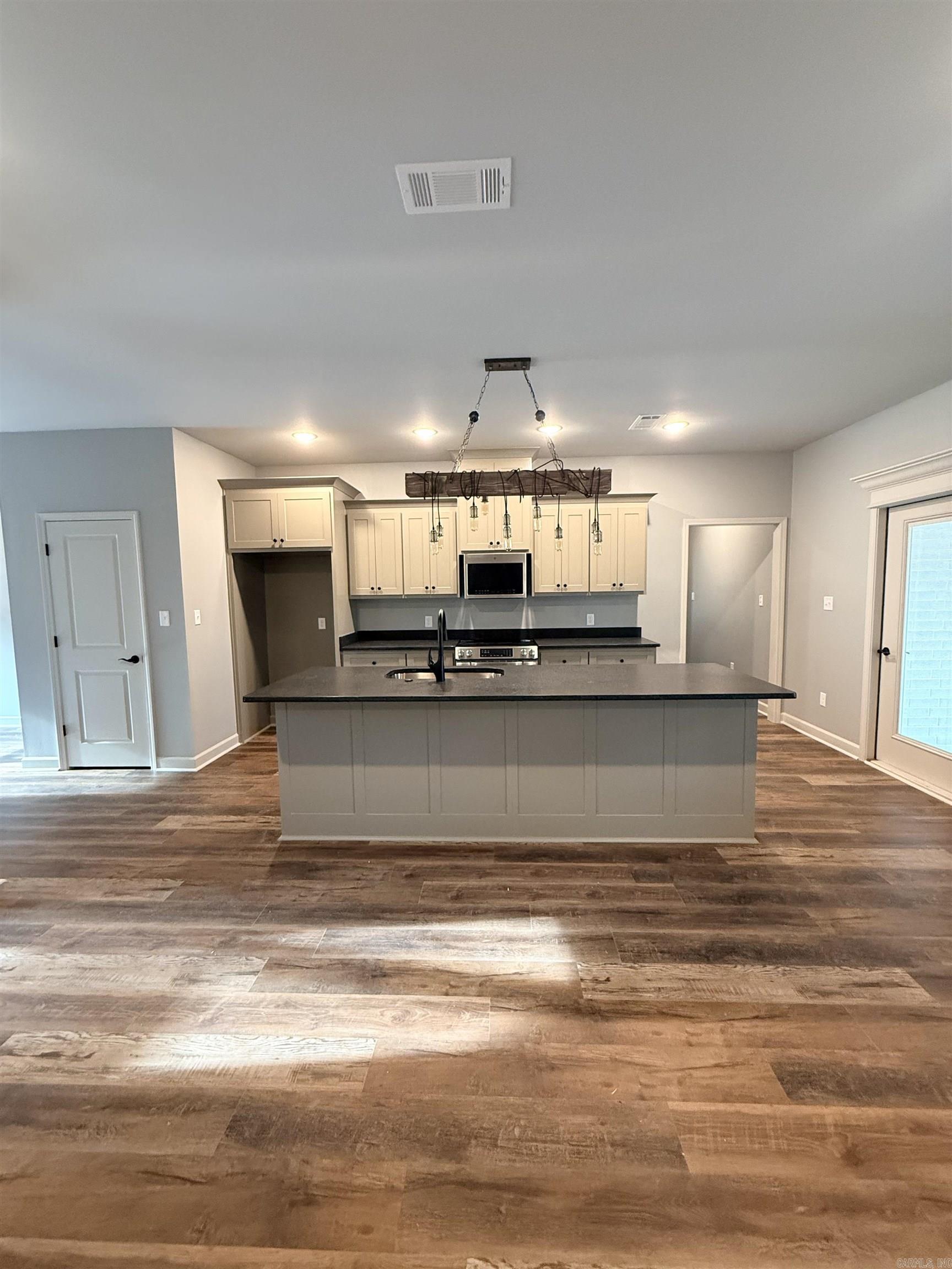 21364 Ashland Road Hensley, AR 72065