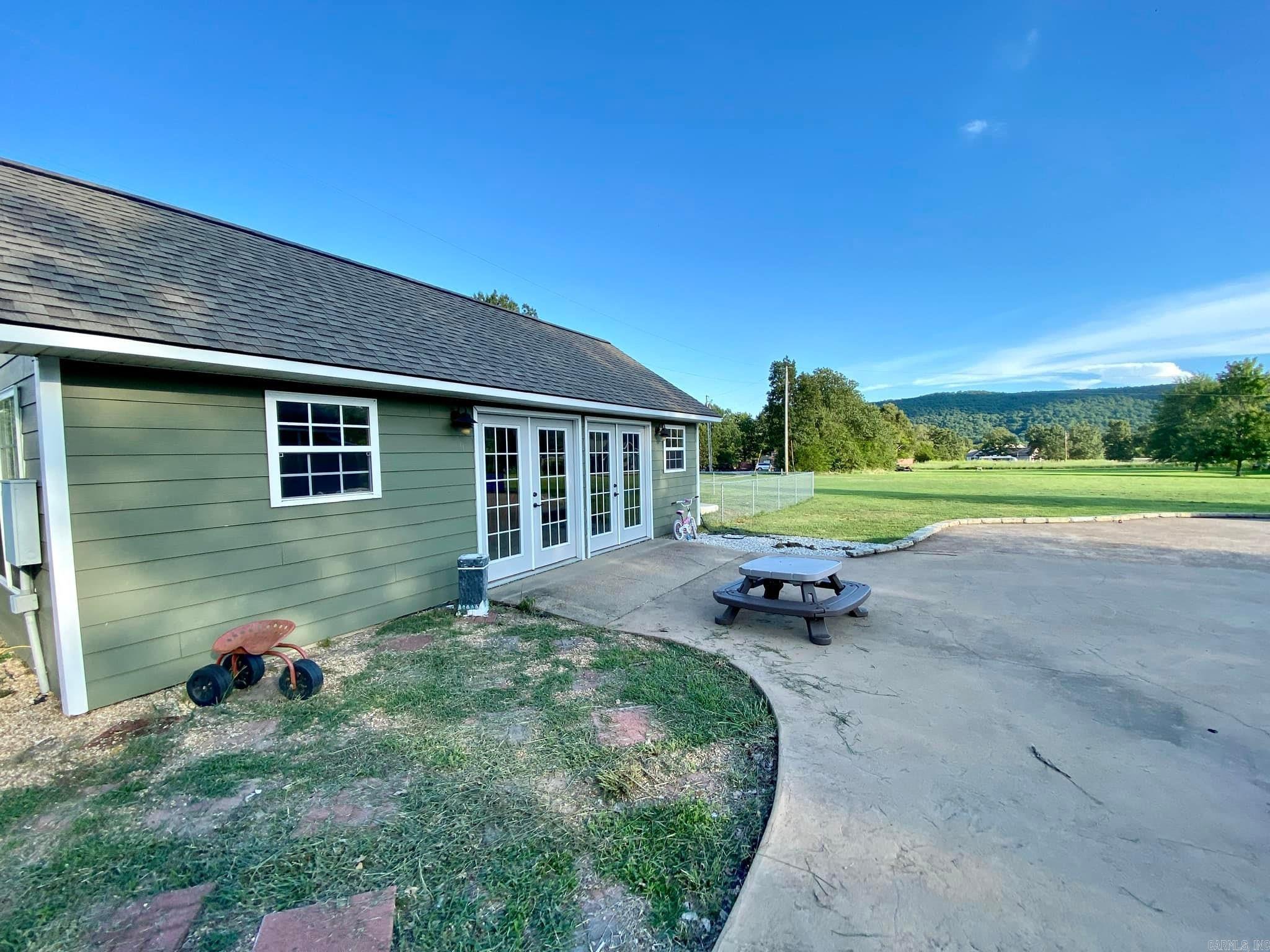 1013 Shipman Drive Mountain View, AR 72560