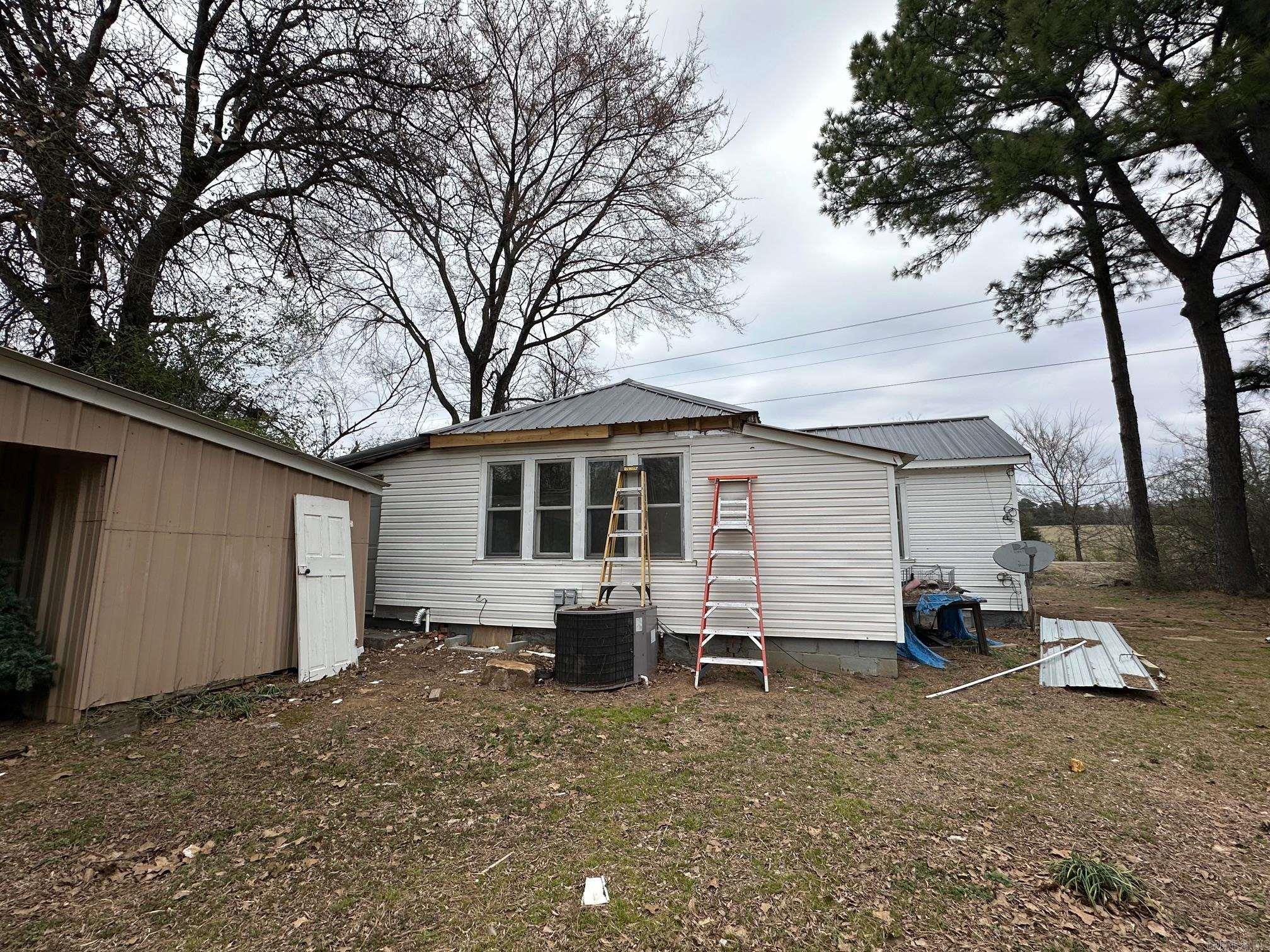 8113 Highway 352  Hartman, AR