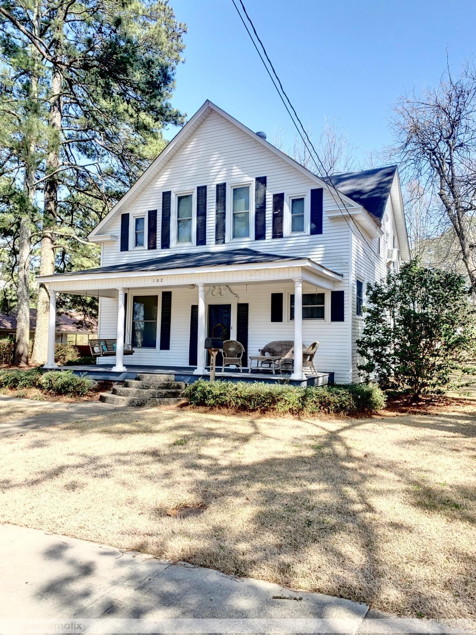 102 N Bradley  Warren, AR