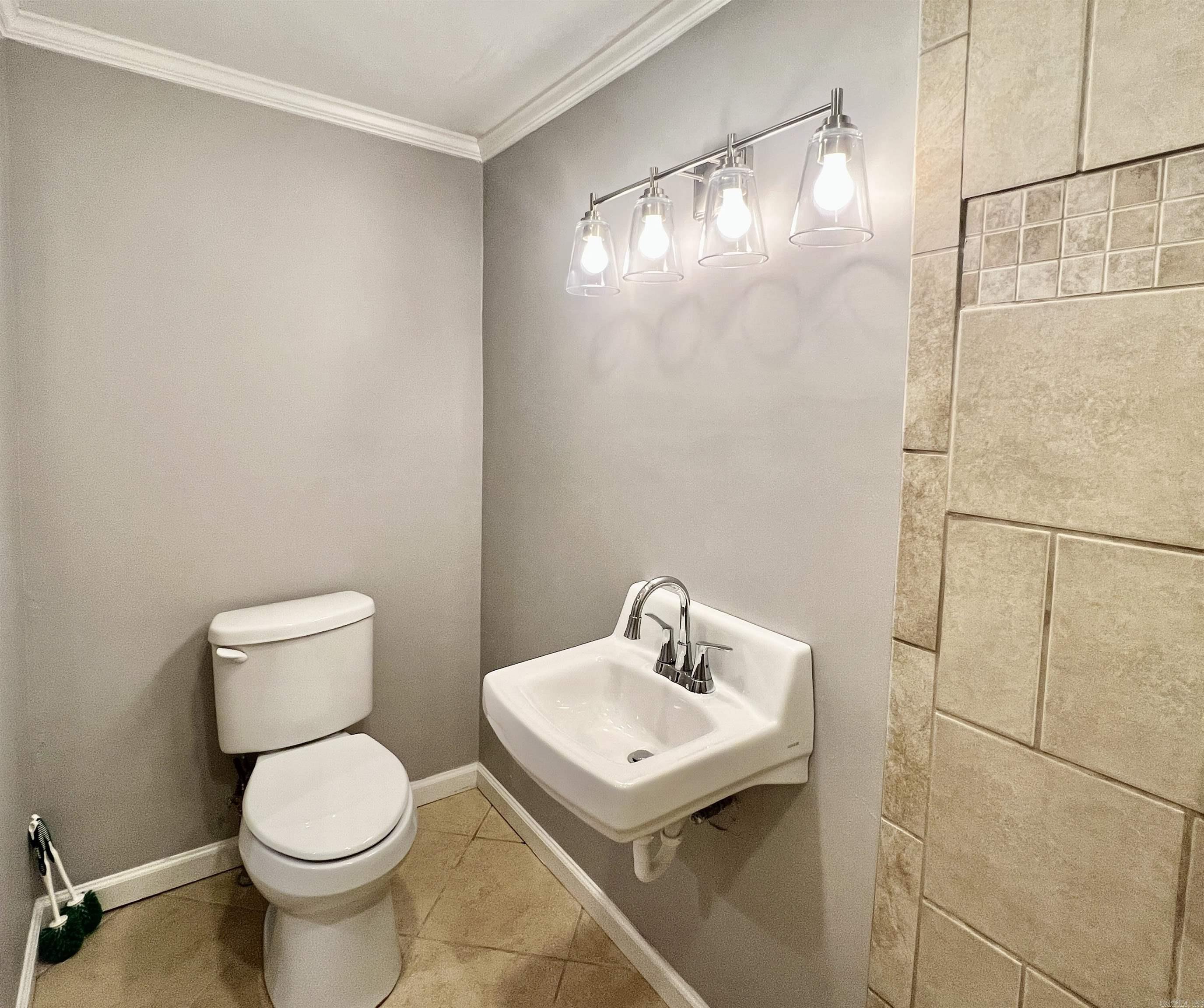 604 E 10th Street El Dorado, AR 71730