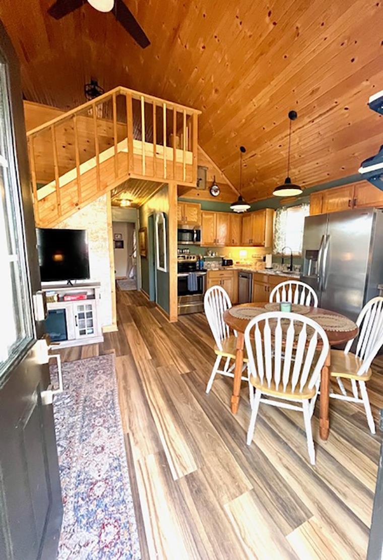 89 B E Valley  Hardy, AR