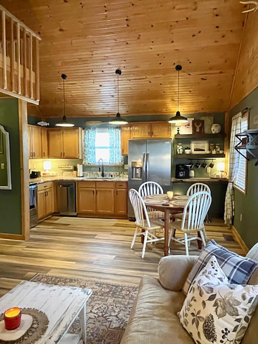 89 B E Valley  Hardy, AR