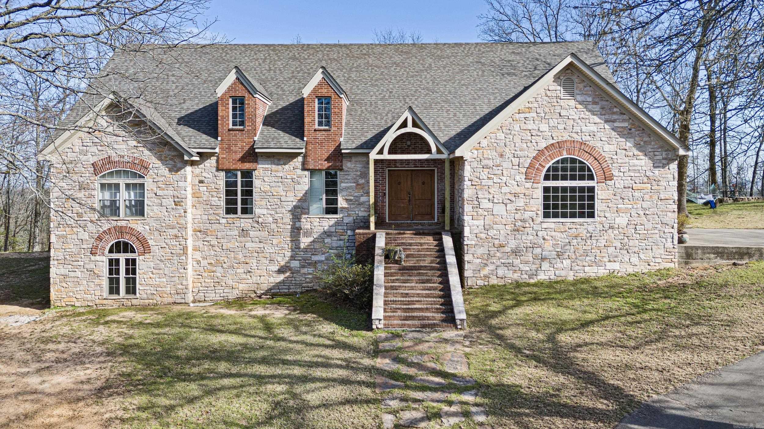 4 Robins Ridge Road Morrilton, AR 72110