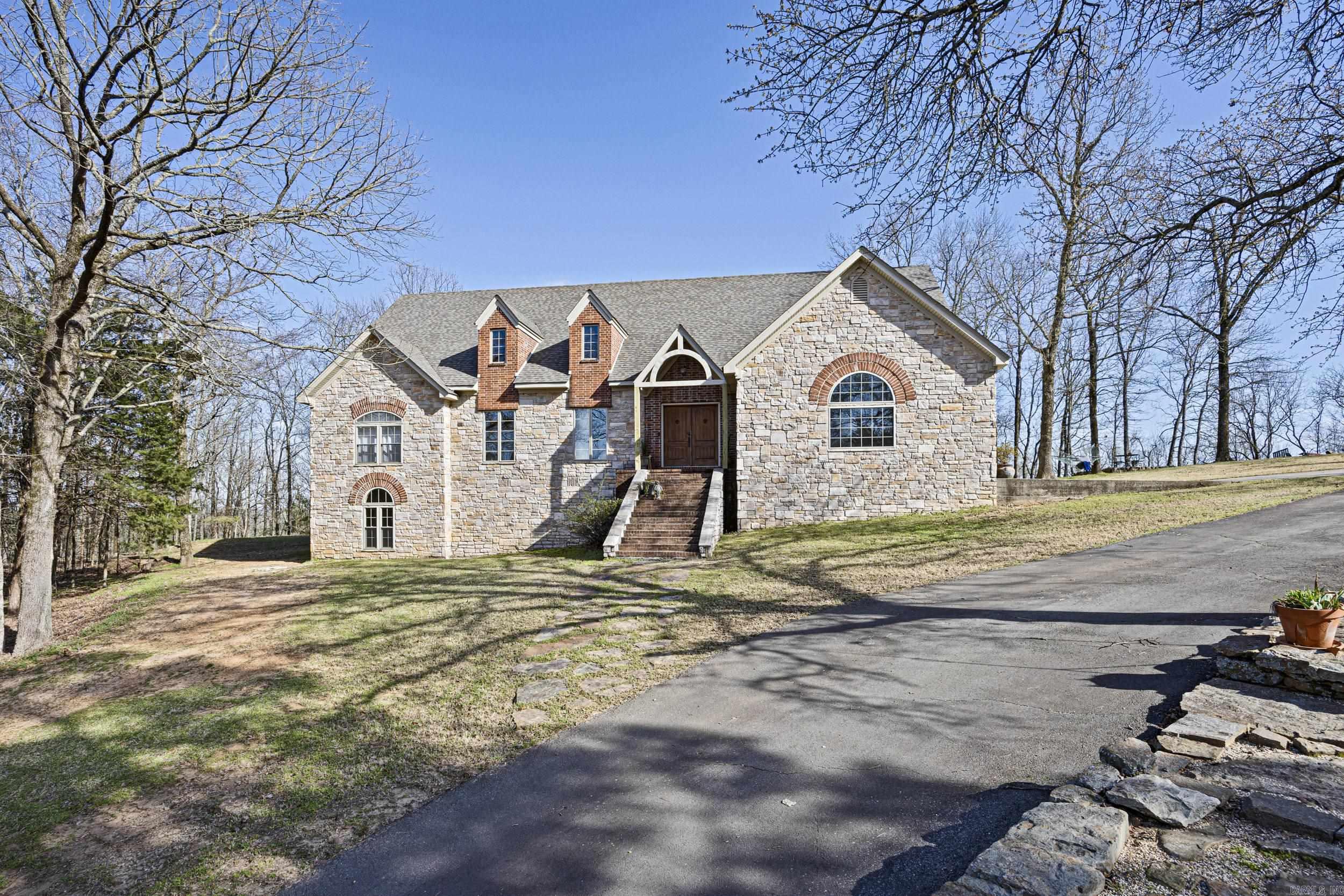 4 Robins Ridge Road Morrilton, AR 72110