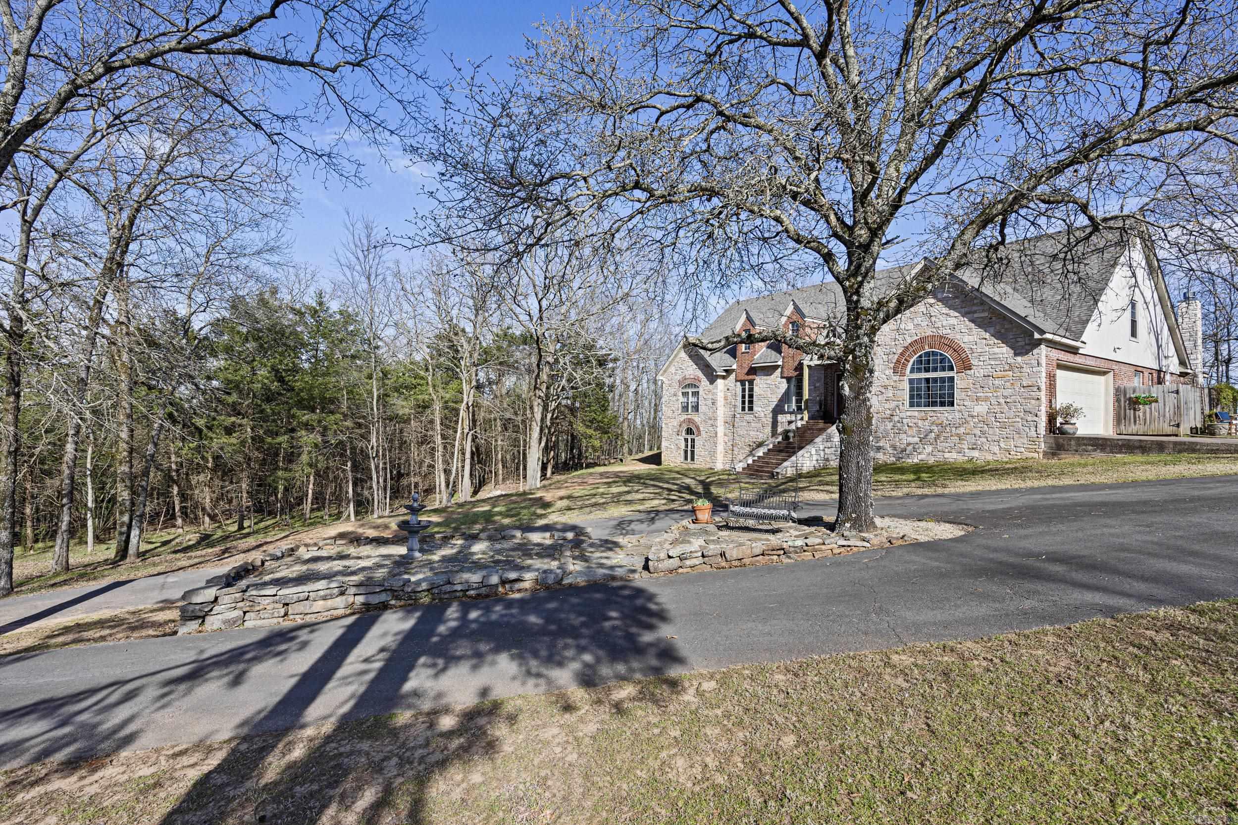 4 Robins Ridge Road Morrilton, AR 72110