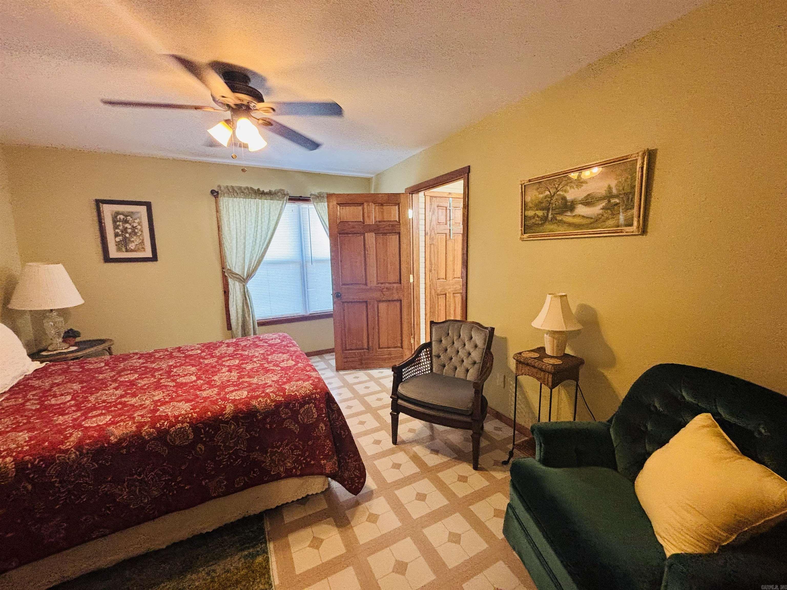 12897 14 W  Mountain View, AR