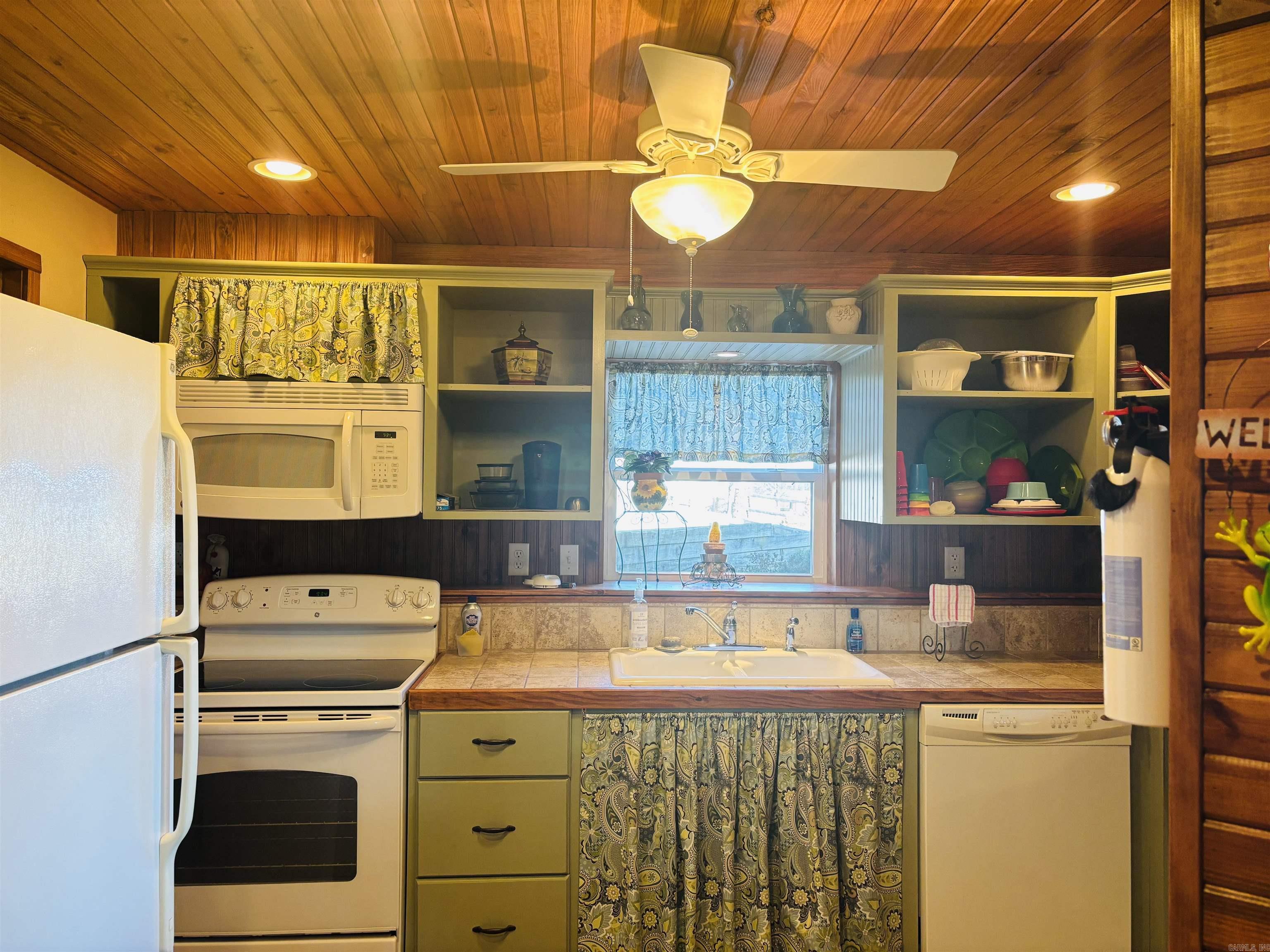 12897 14 W  Mountain View, AR